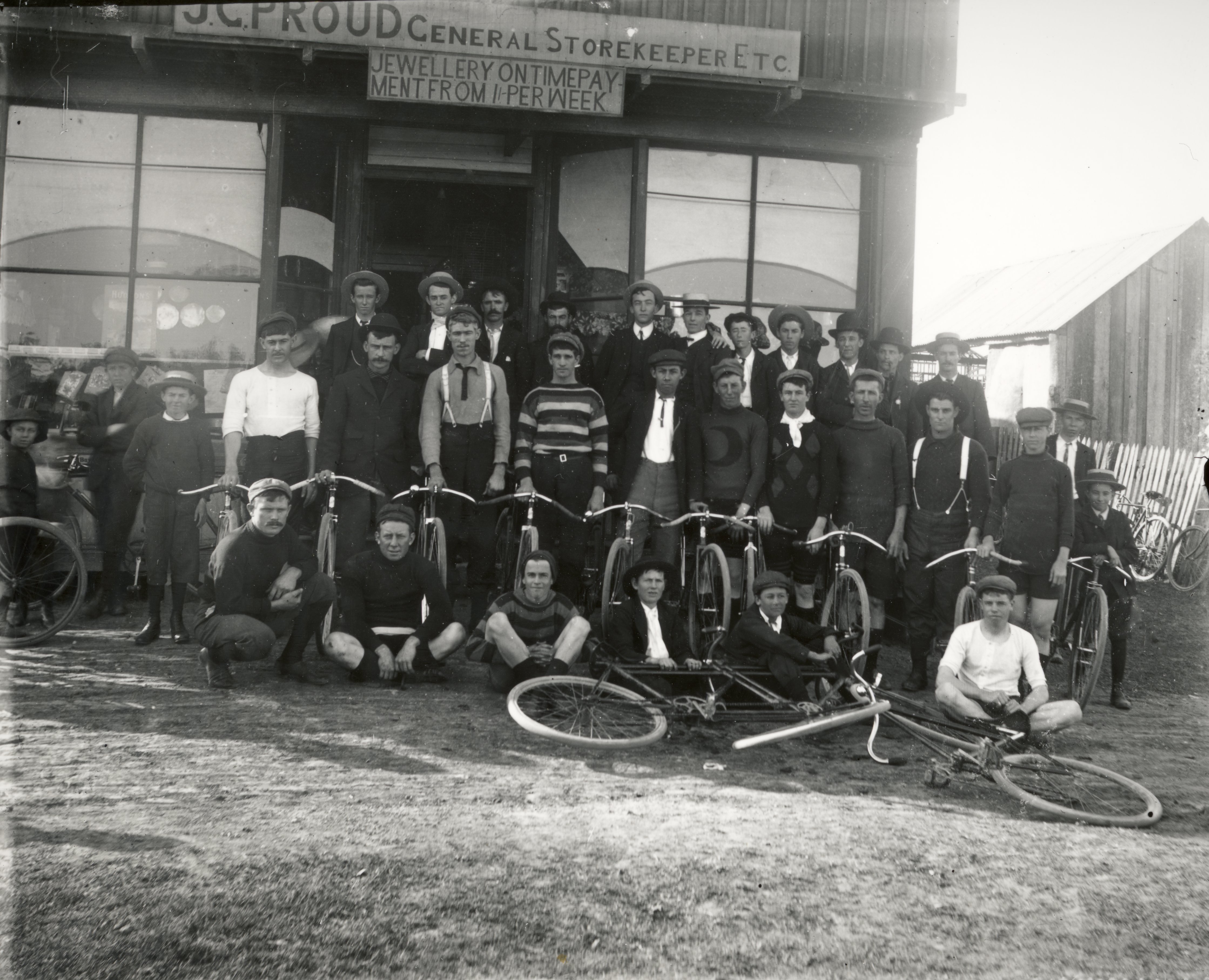 Cyclists-r