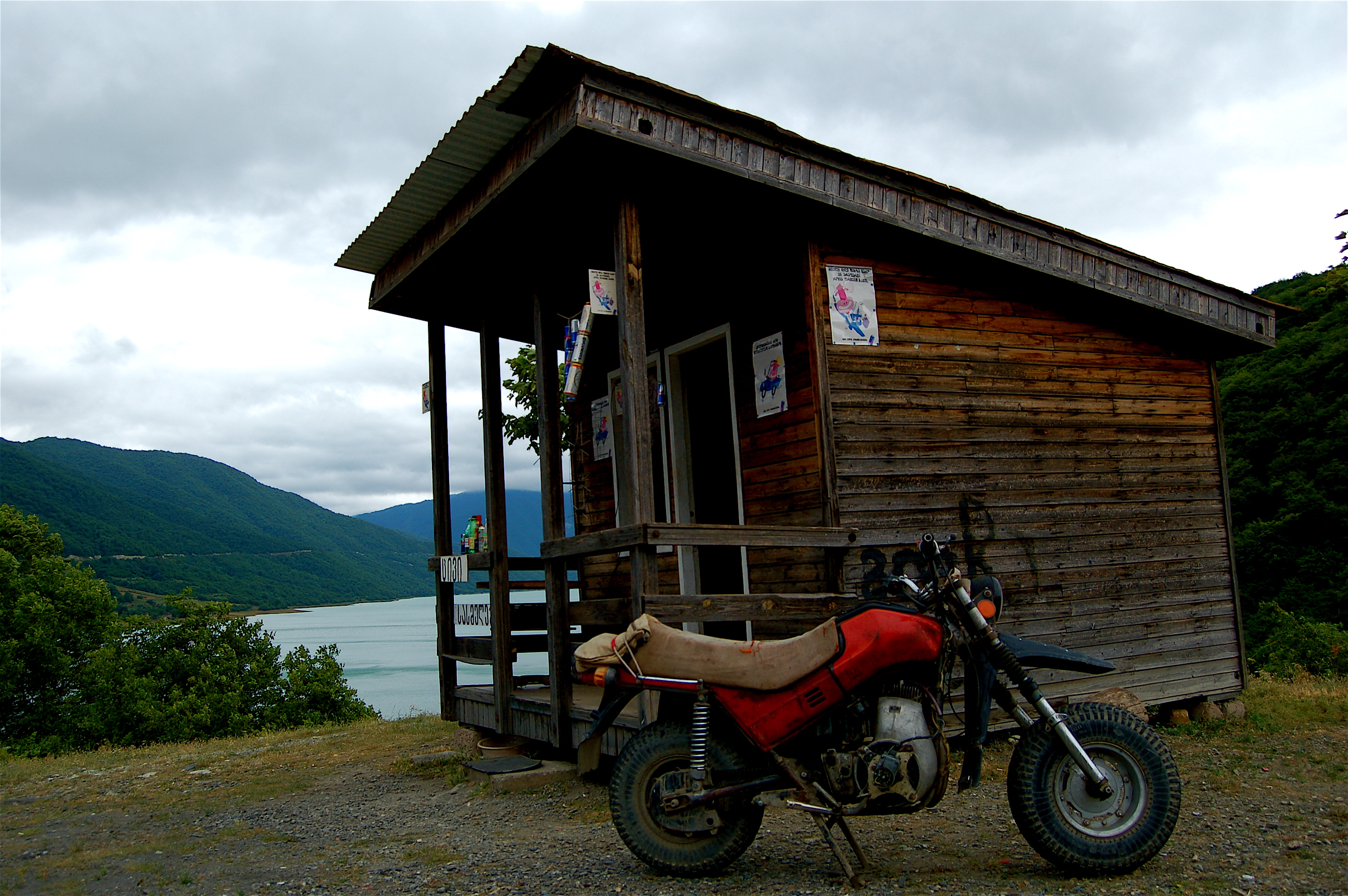 Kiosk near Ananuri