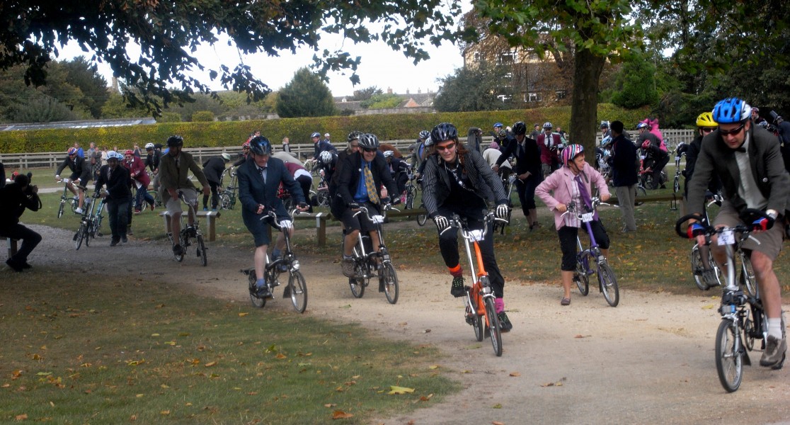 Brompton-bicycle-race-world-championships-2009-start