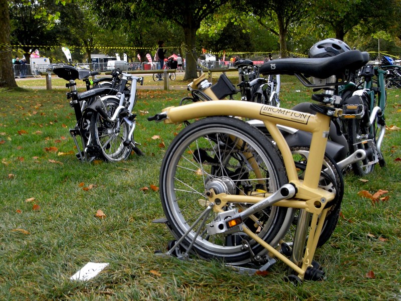 Brompton-bicycle-world-championships-2009-bikes