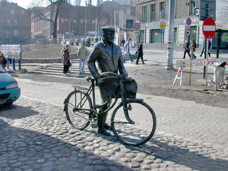 Poznan 41 pomnik rowerzysty