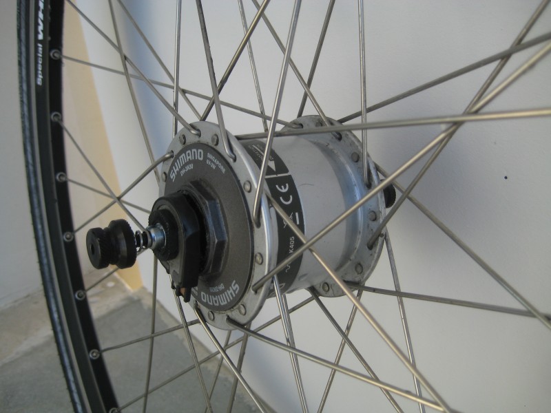 Shimano hub dynamo
