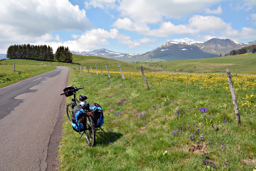 Versant route-col-de-la-Croix-Morand-dpt-Puy-de-Dome-DSC 1777