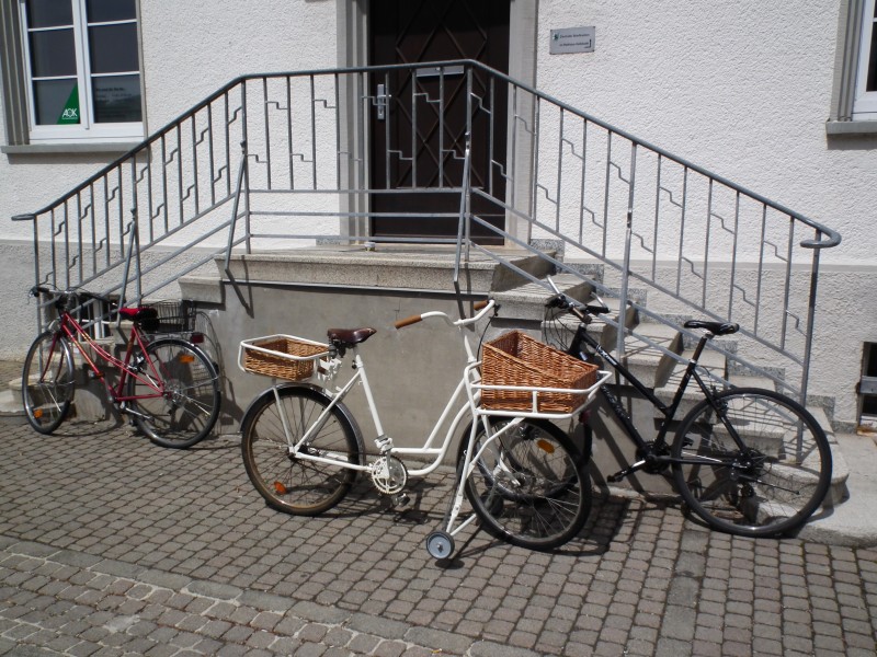Weißes Transportfahrrad Mai 2012