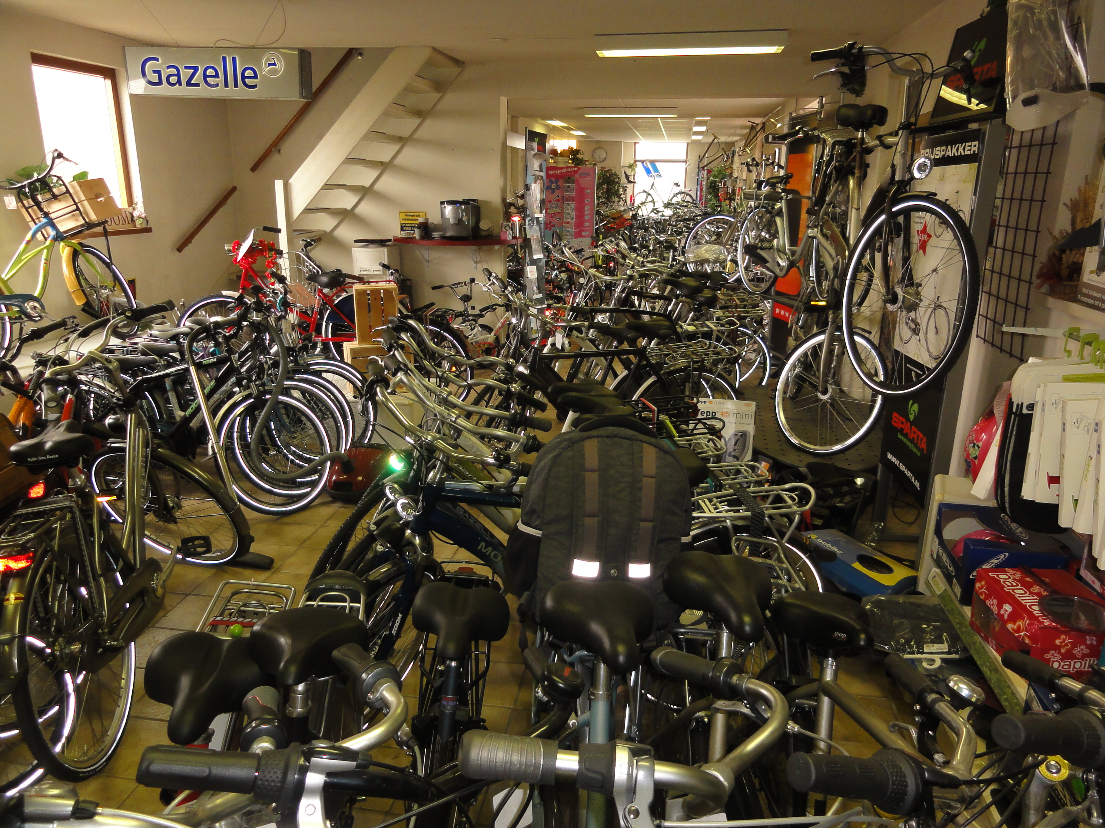 Schaijk (Landerd) bicycleshop in Pastoor van Winkelstraat