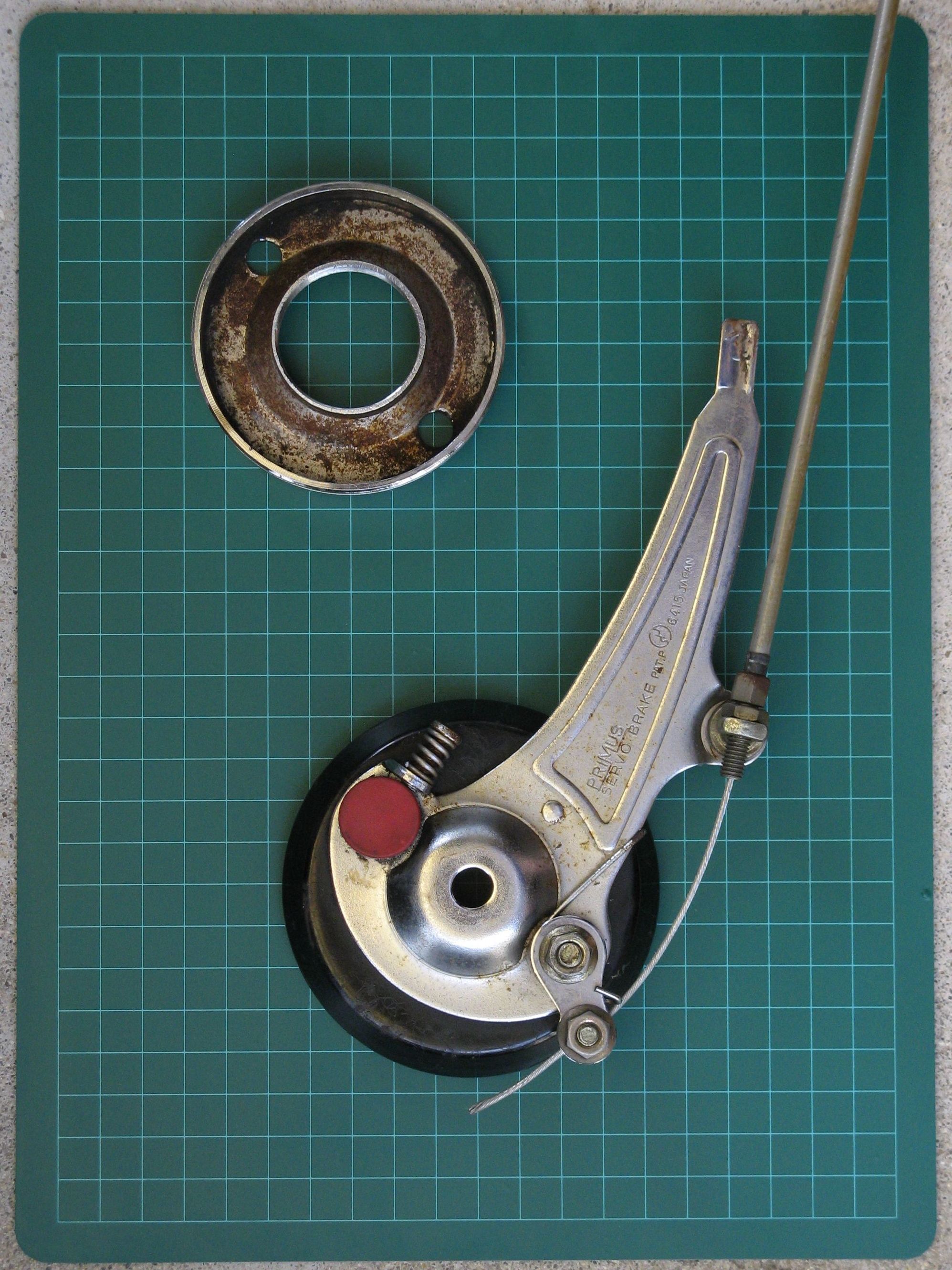 SERVO-BRAKE (for bicycle front wheel)a
