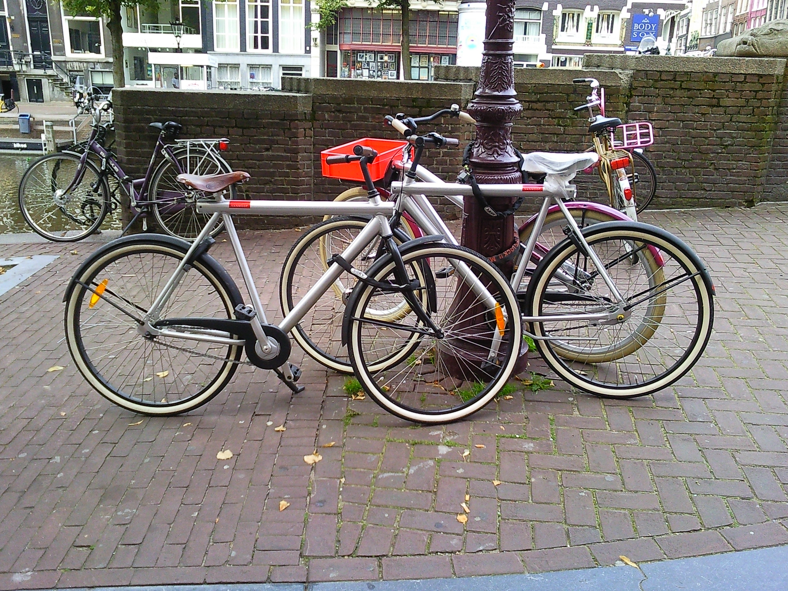Van Moof male bikes and a female version Amsterdam