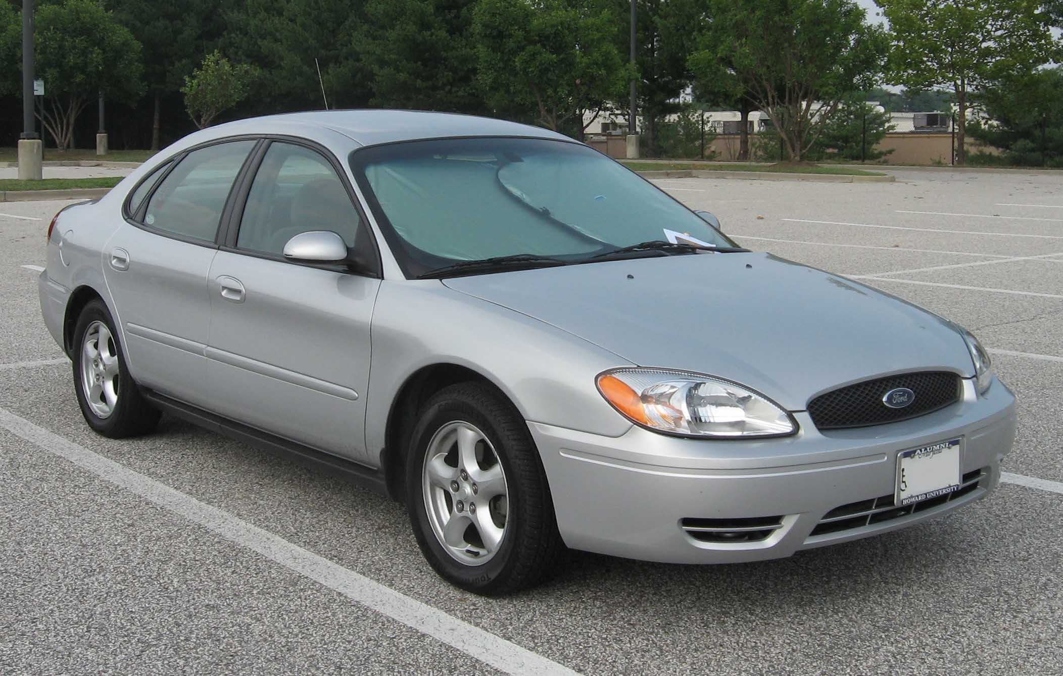 05-07 Ford Taurus SE sedan