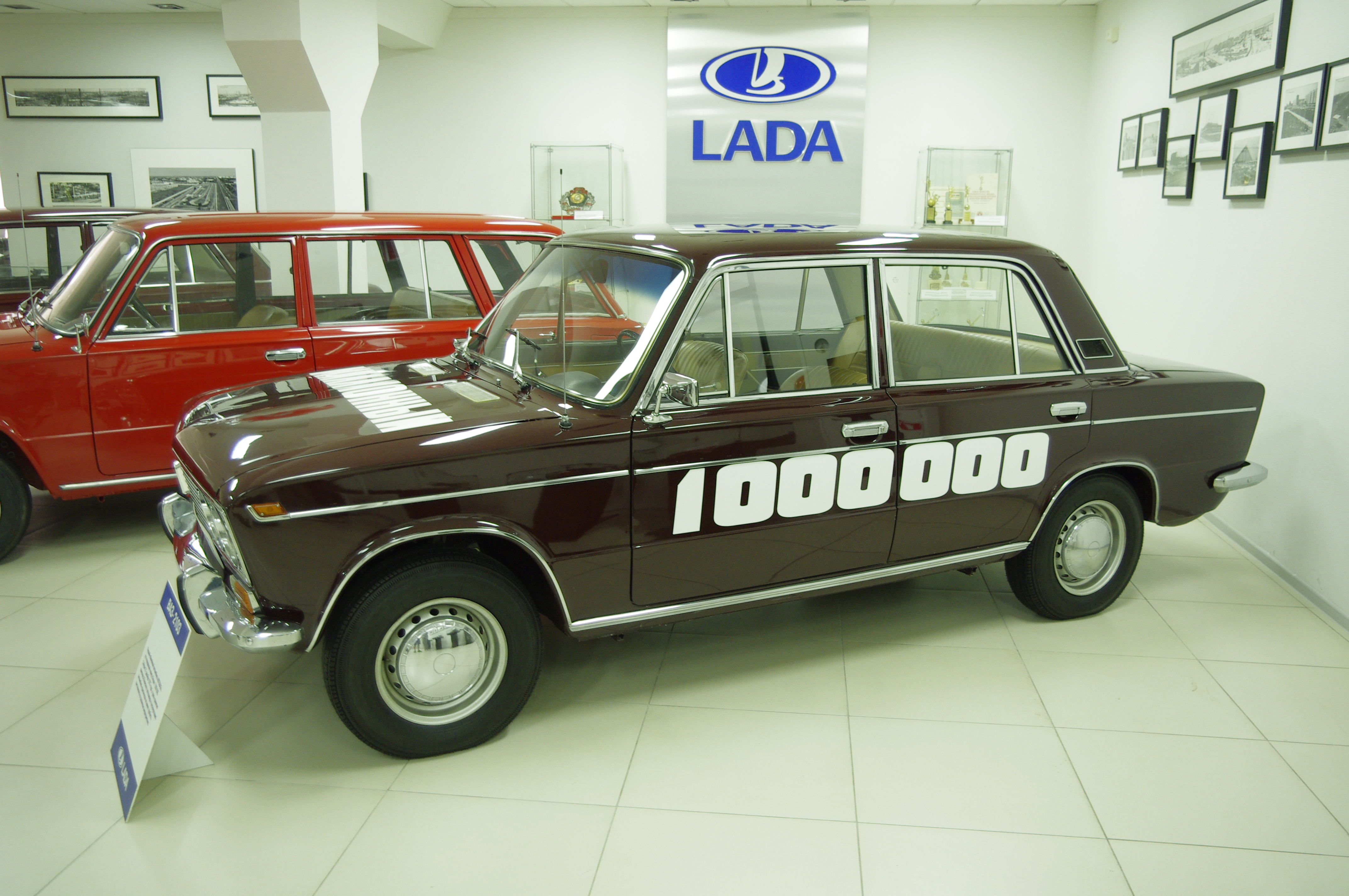 1000000 egemplarz Łada 2103