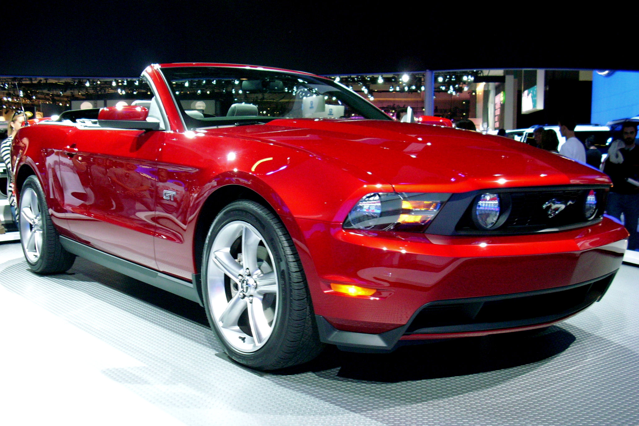 10MustangGTvertExt