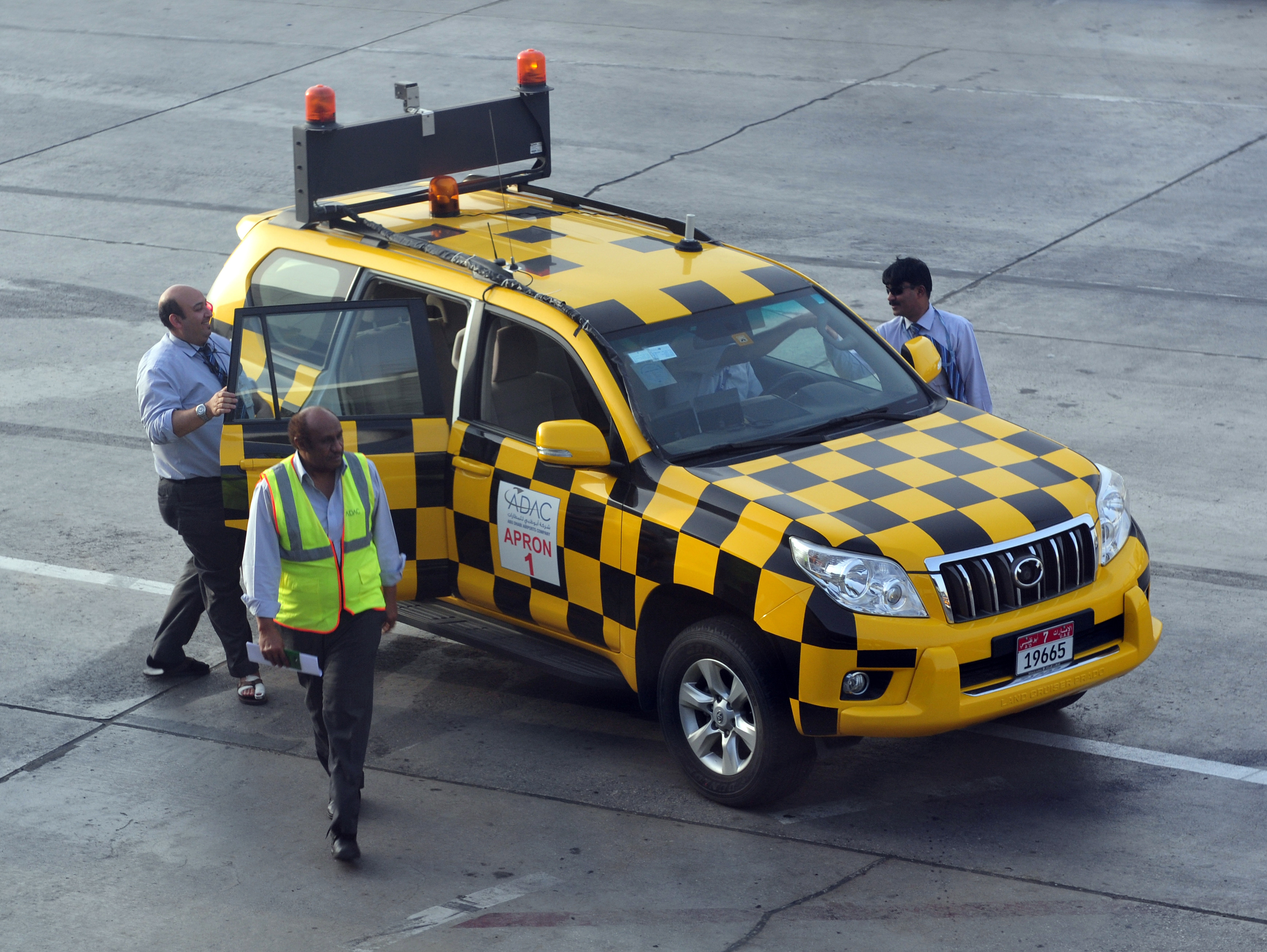 13-08-06-abu-dhabi-airport-38