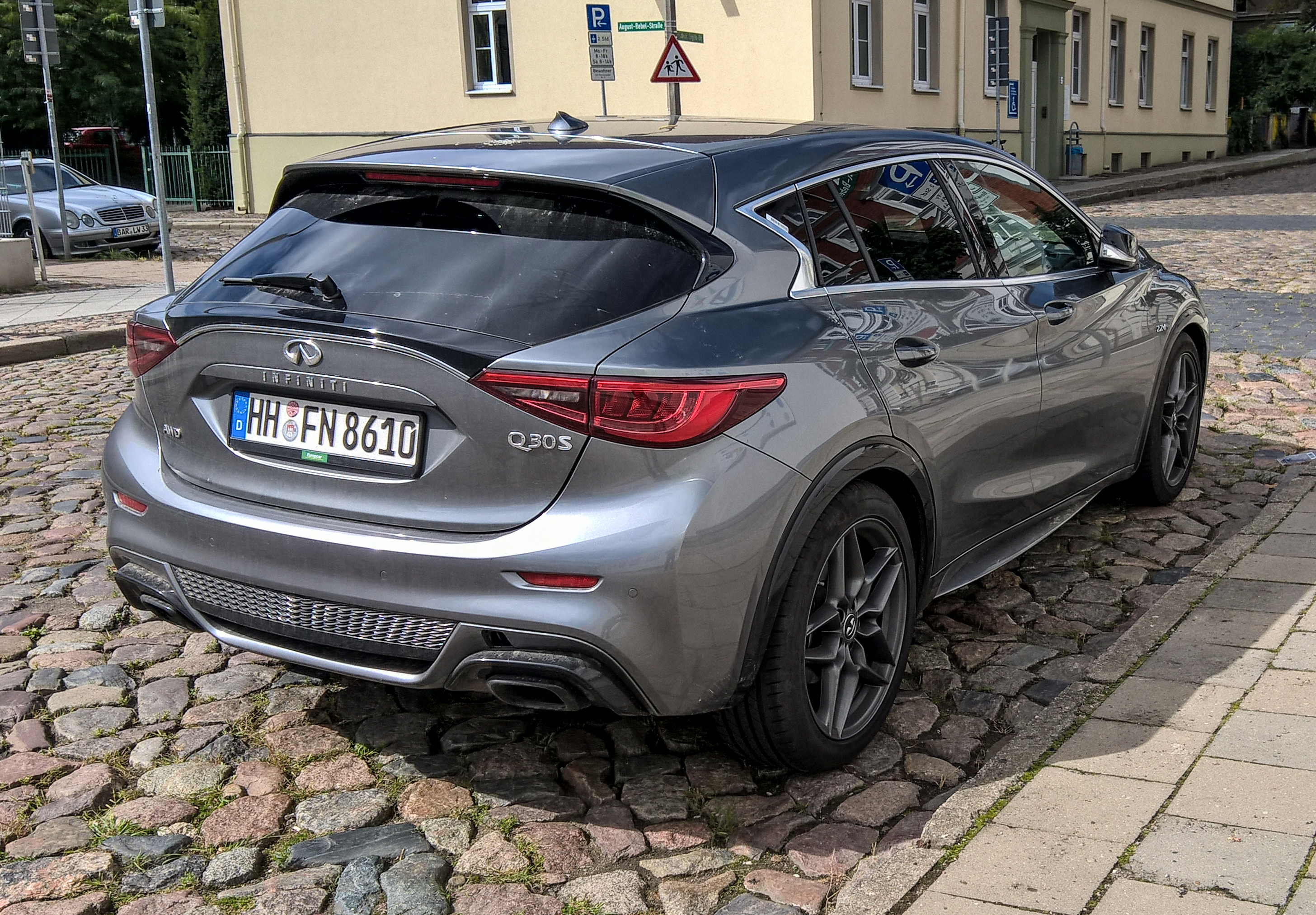 16-08-17-Infiniti Q30 RalfR-WP 20160817 10 58 24 Pro