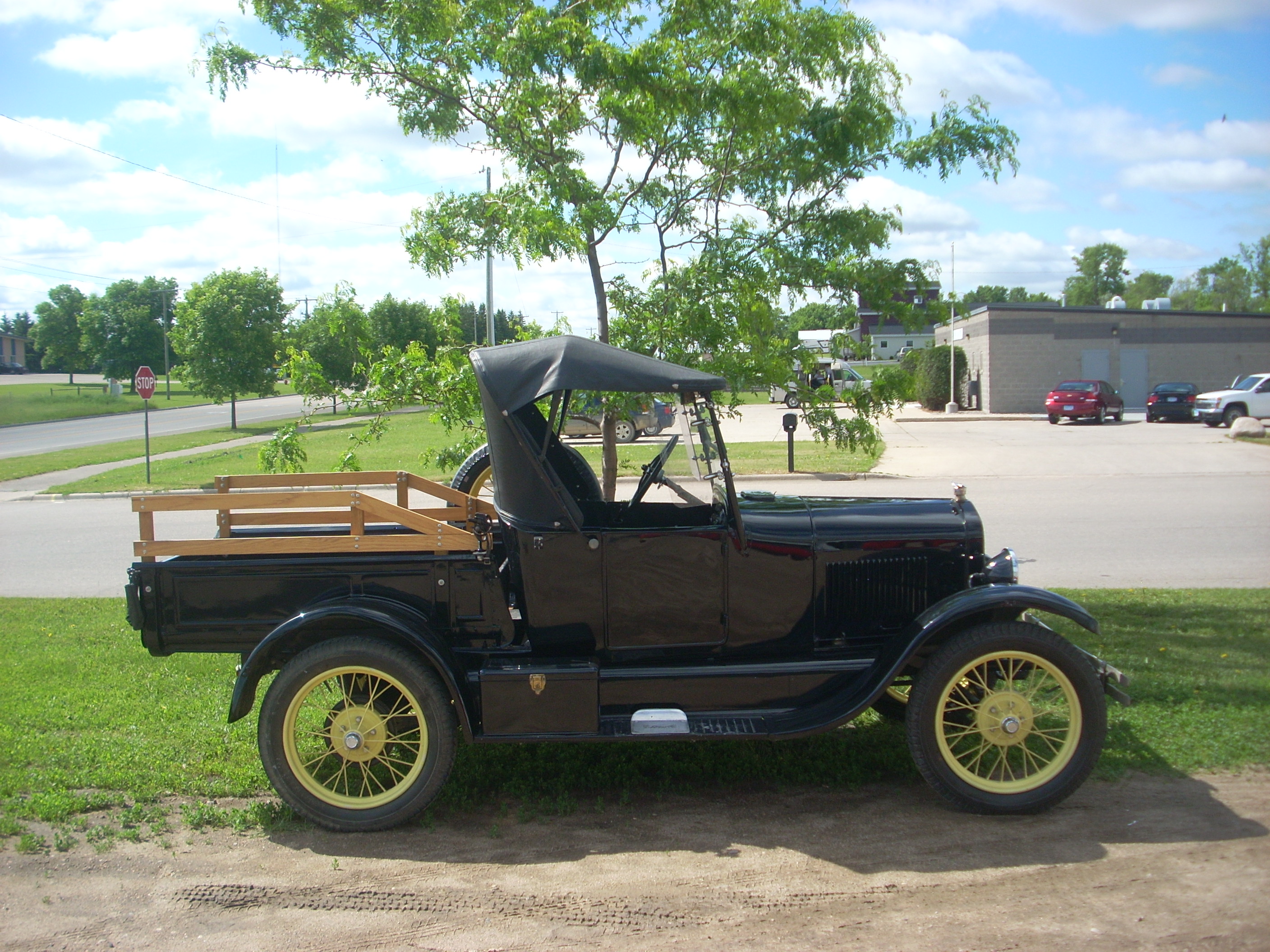 1926 Ford Model T - right side view