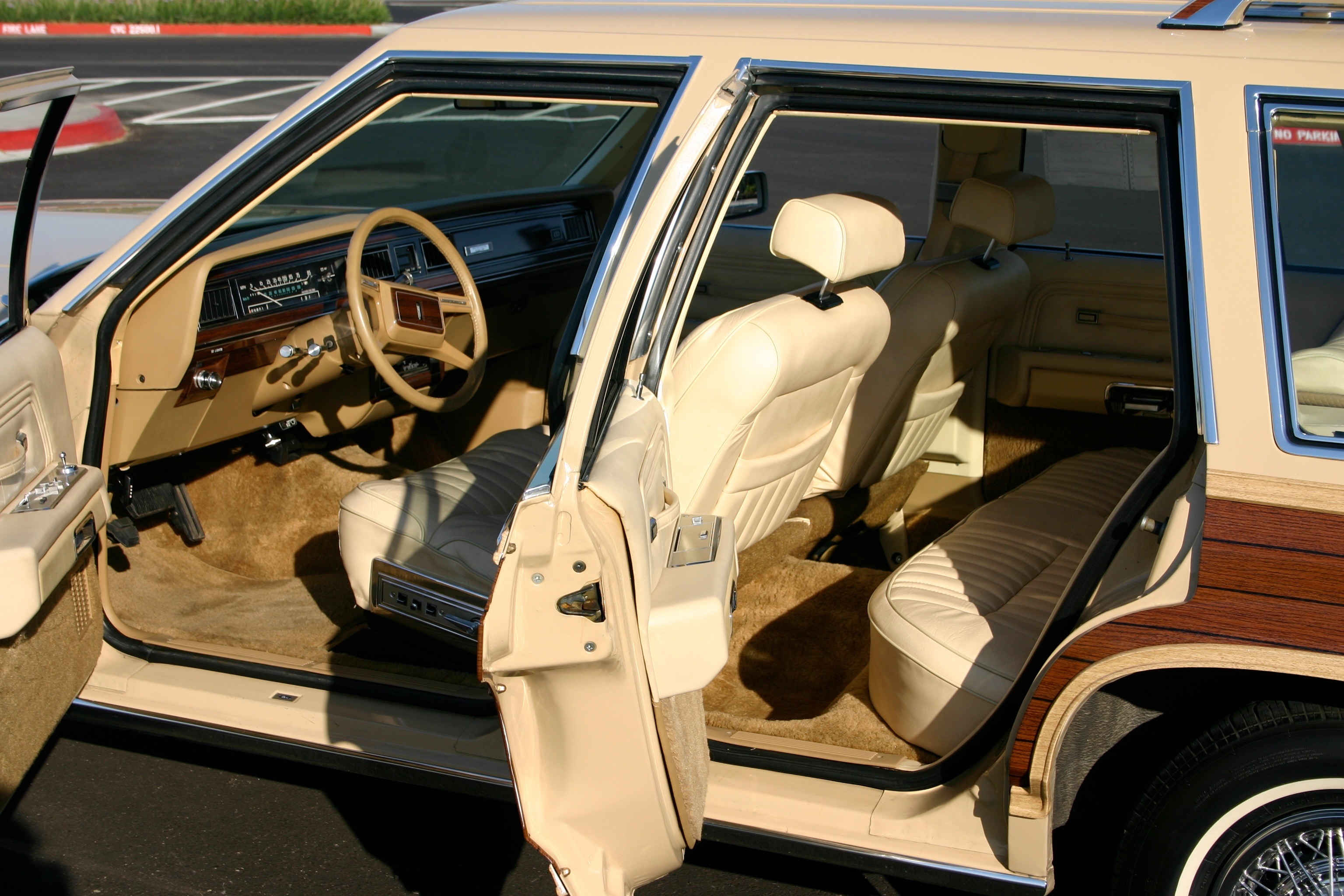 1982 country squire full interior