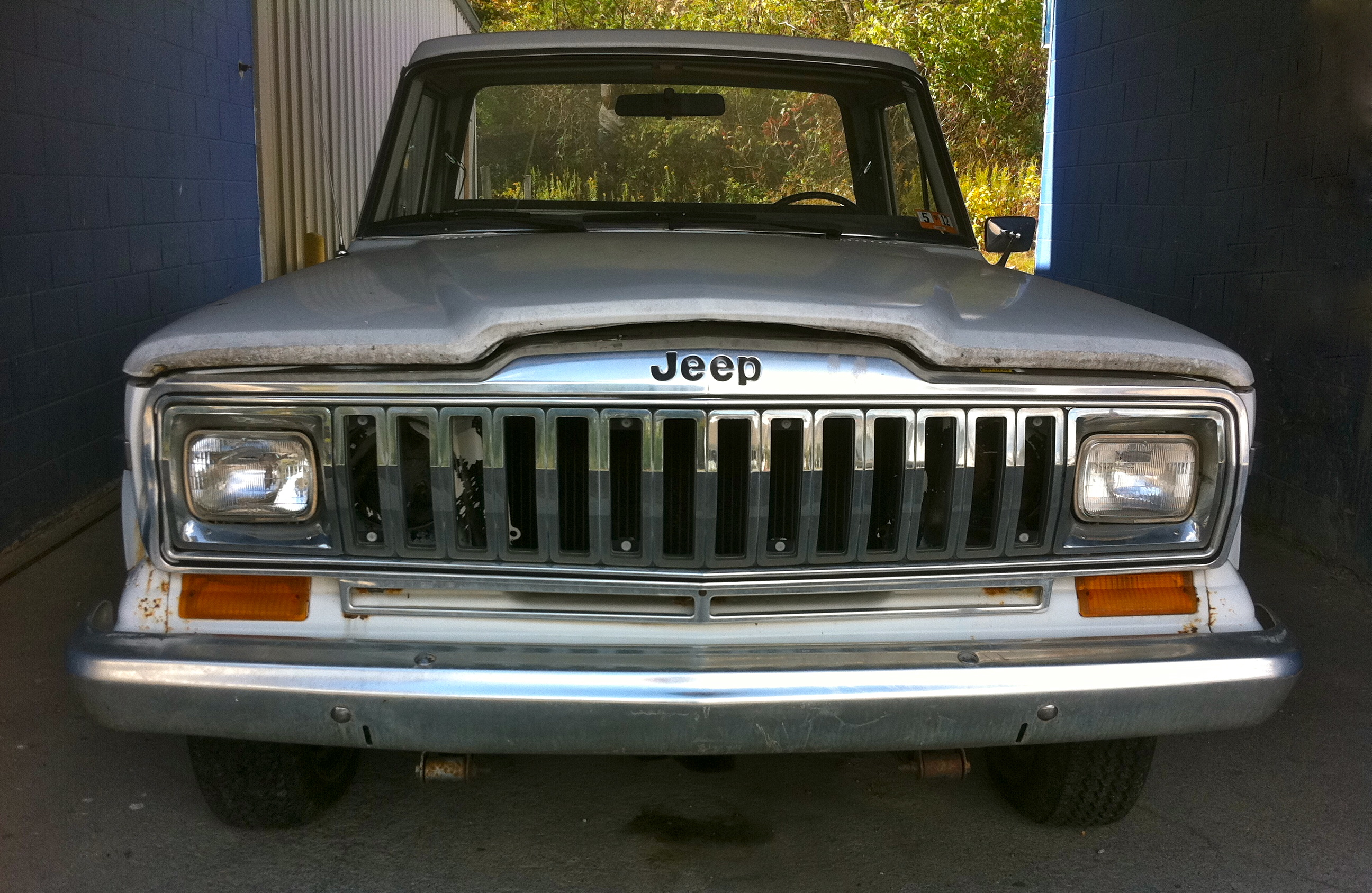 1983 Jeep J-10 132 wb 360-auto WV-fe
