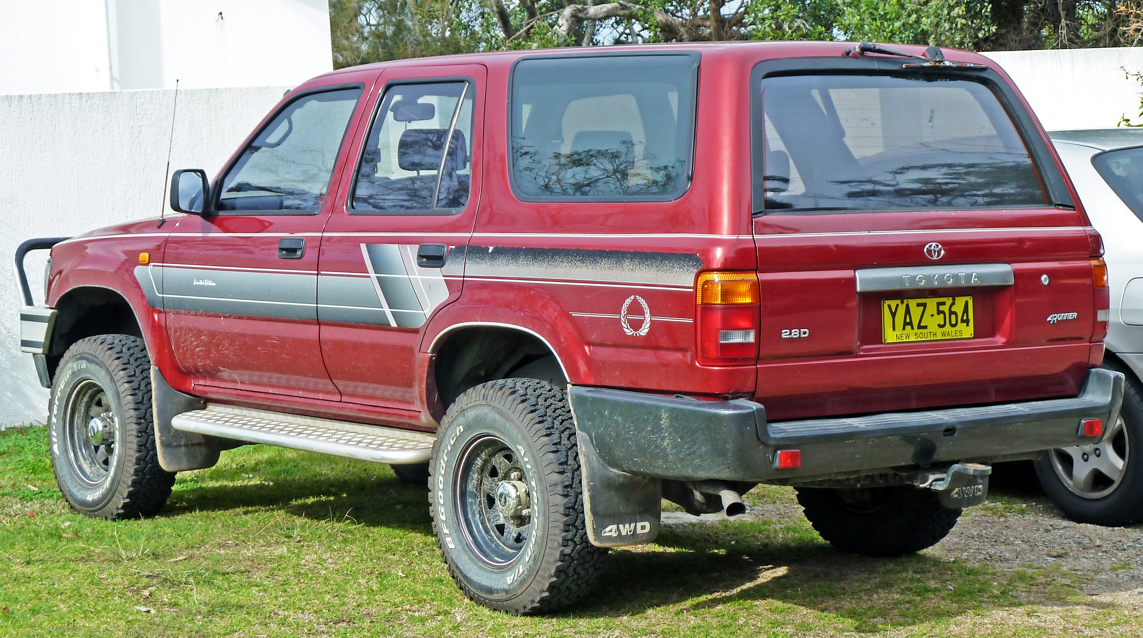 1991-1996 Toyota 4Runner (LN130R) wagon 01