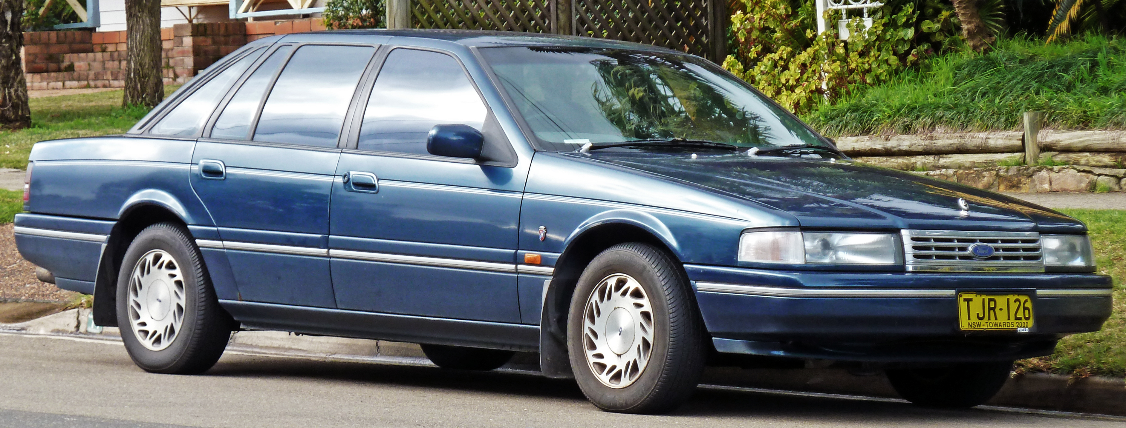 1994 Ford NC II Fairlane Ghia sedan 01