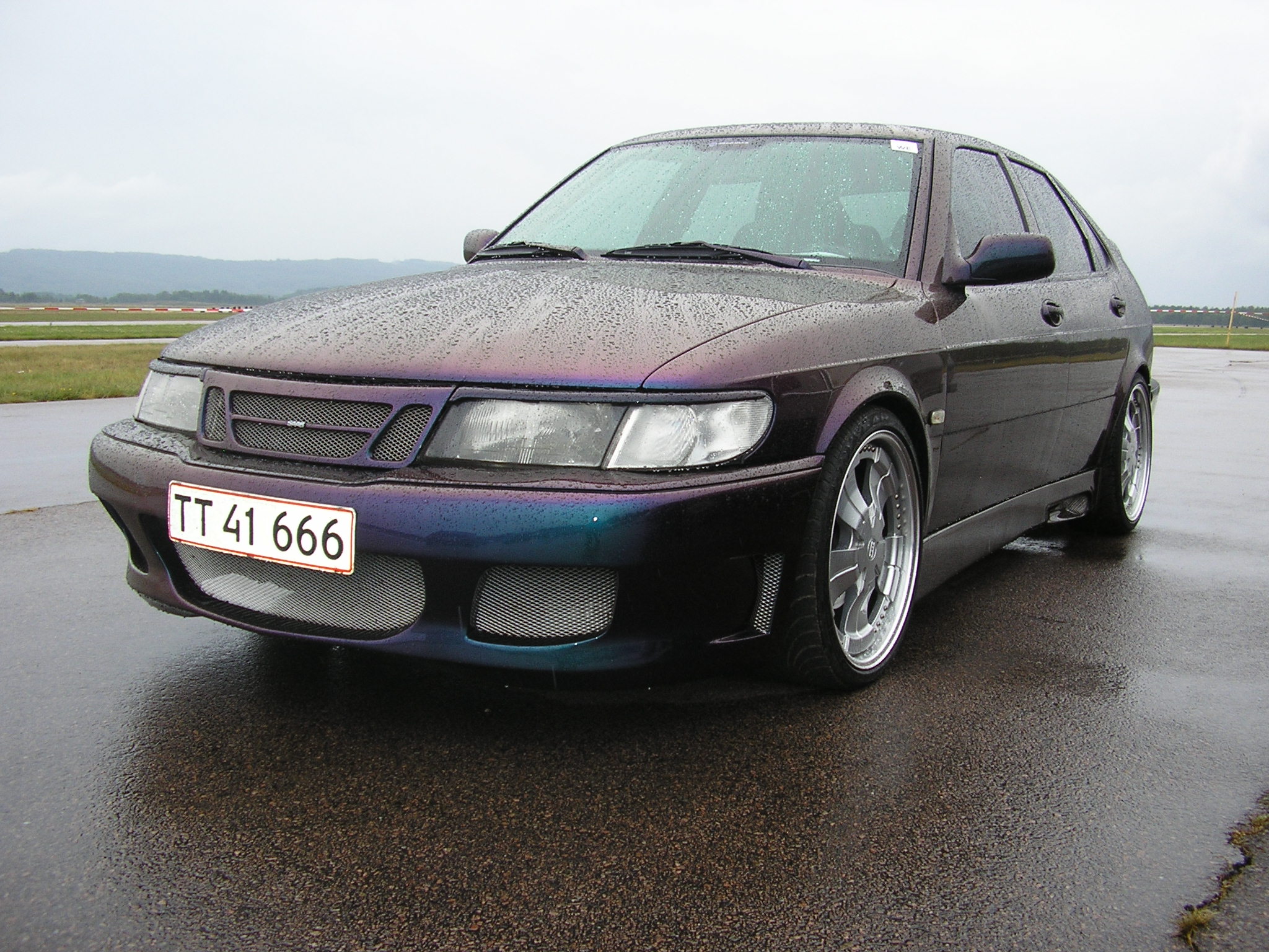 1995 SAAB 900 T front