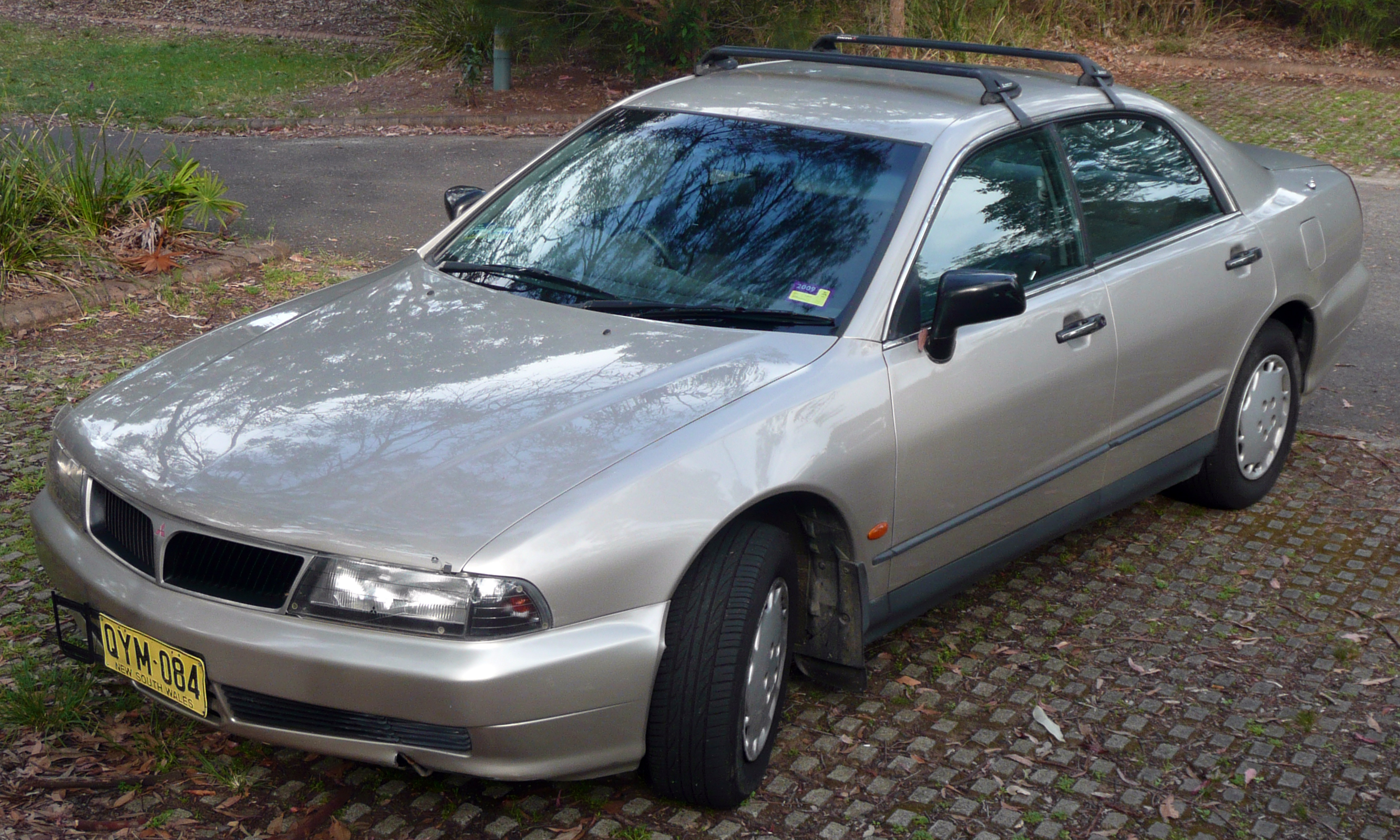 1996-1997 Mitsubishi TE Magna Advance sedan 02