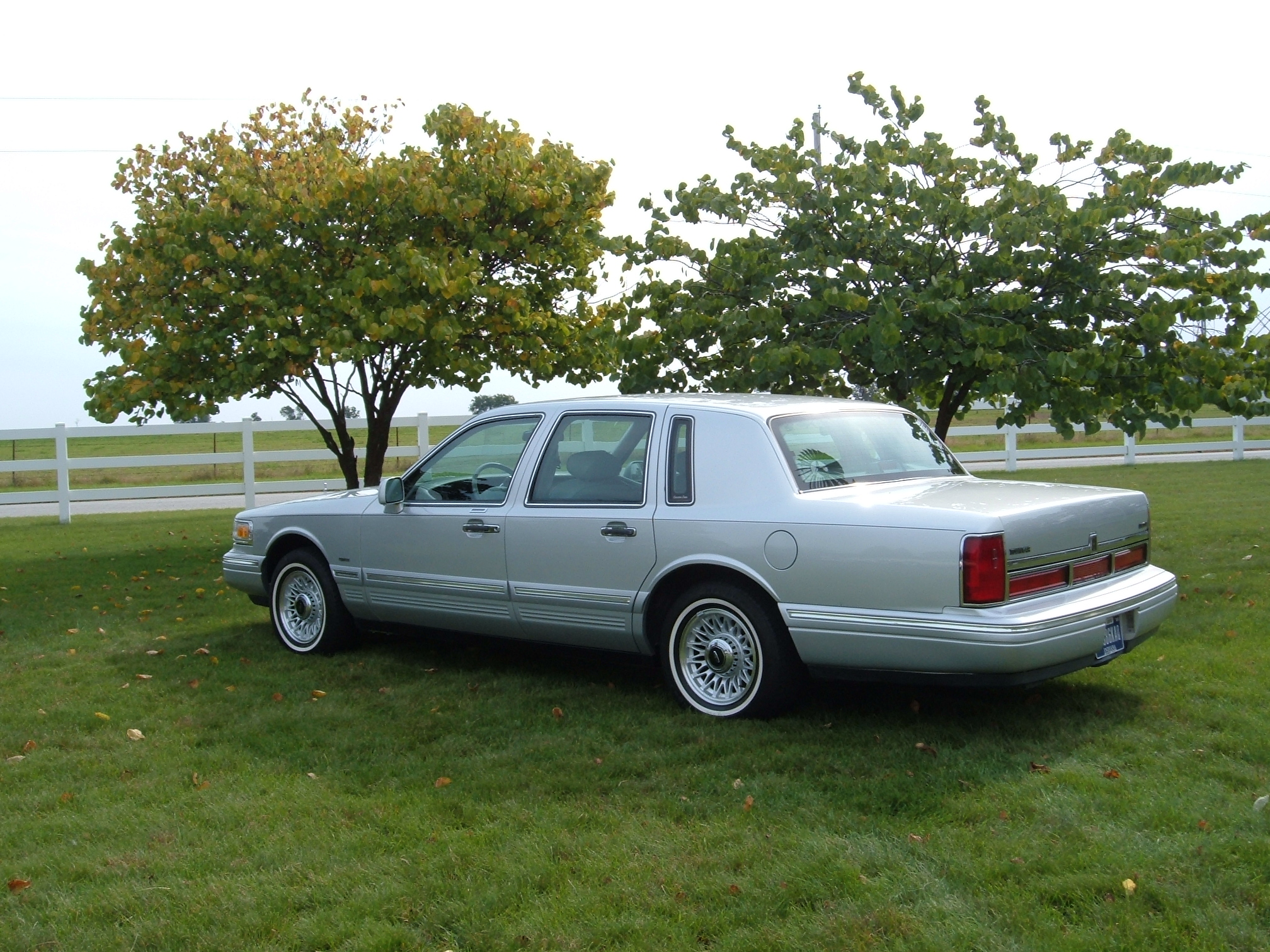 1996 Lincoln Town 2