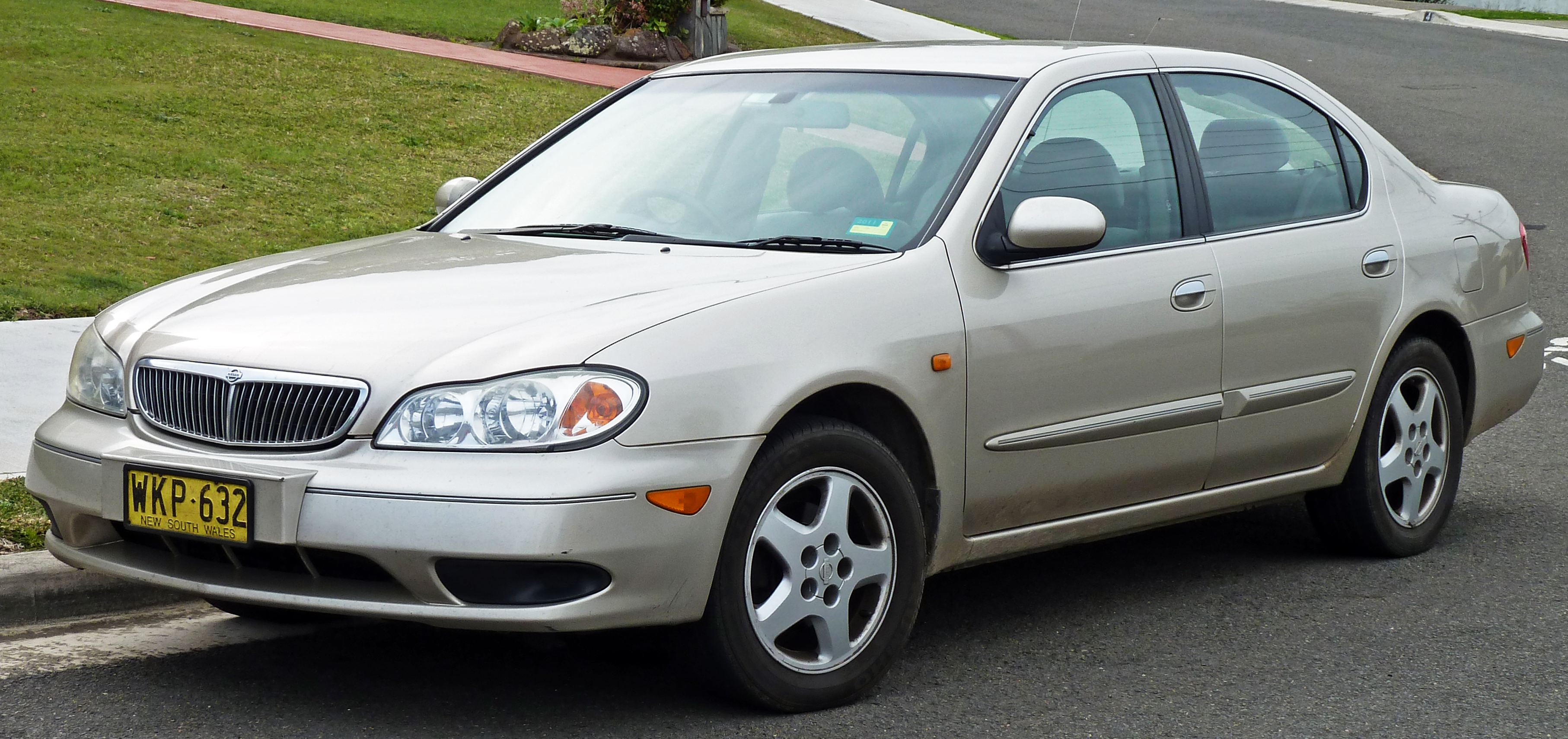 1999-2001 Nissan Maxima (A33) ST sedan 01
