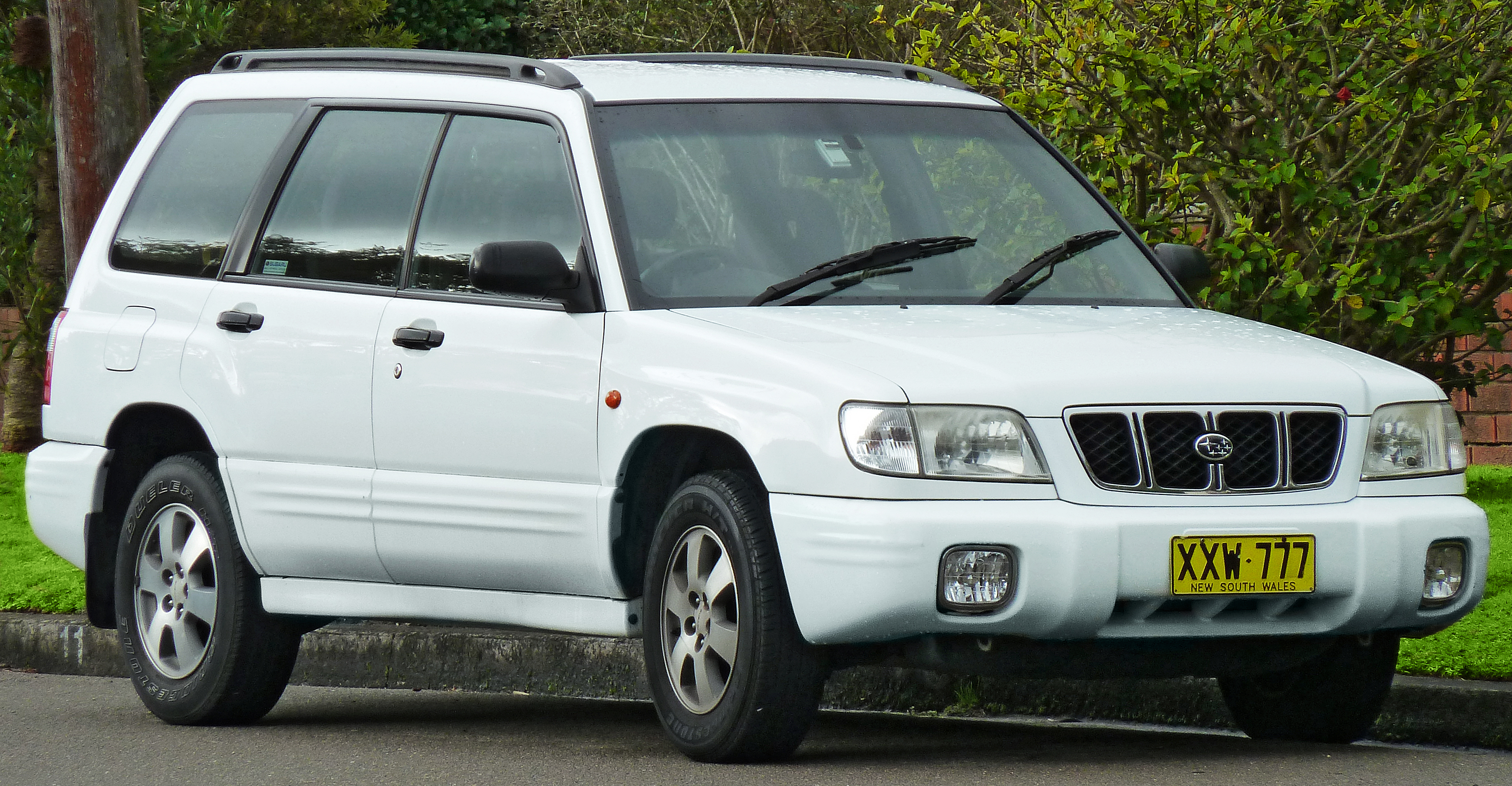 2000-2002 Subaru Forester Limited wagon (2011-07-17)