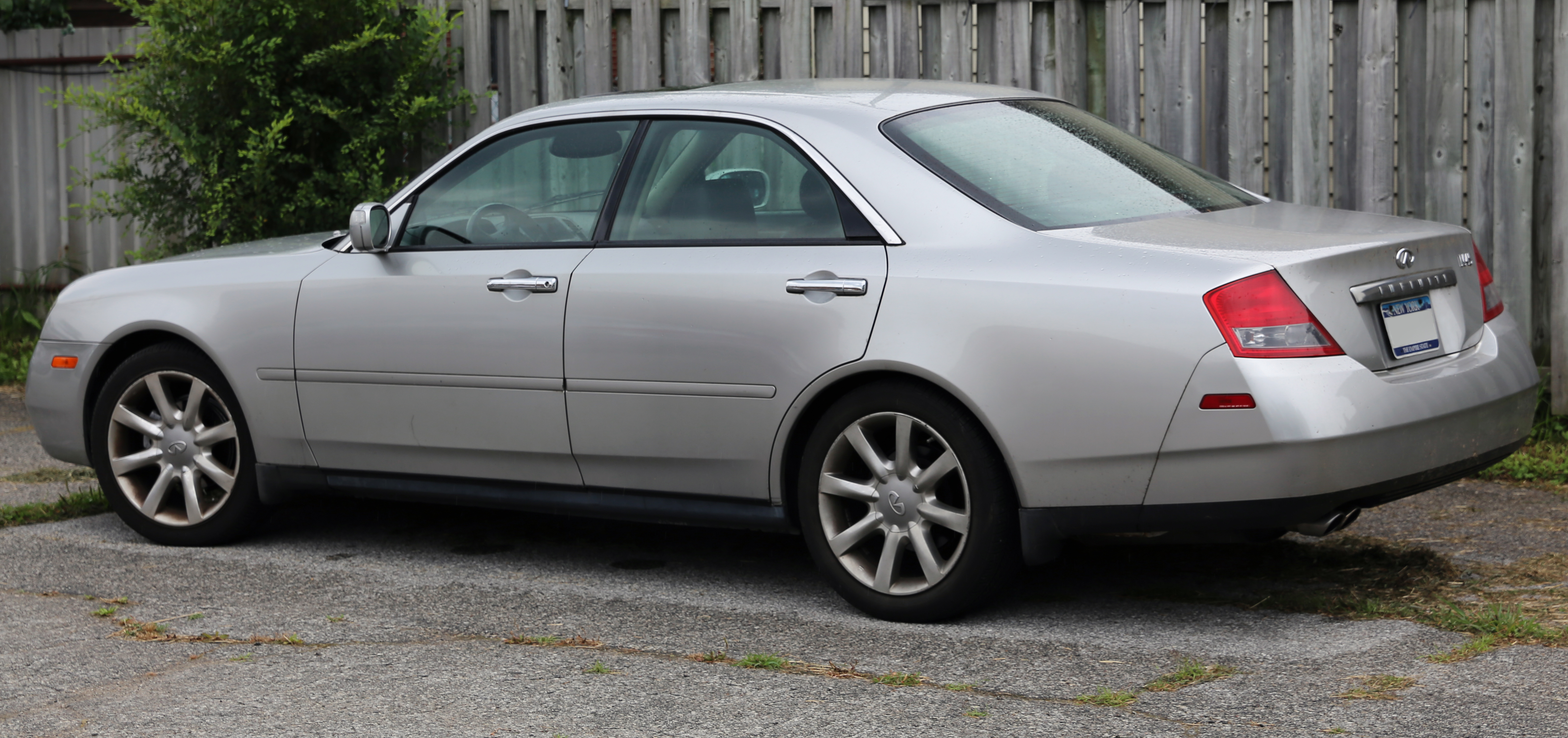 2003 Infiniti M45 rear left side