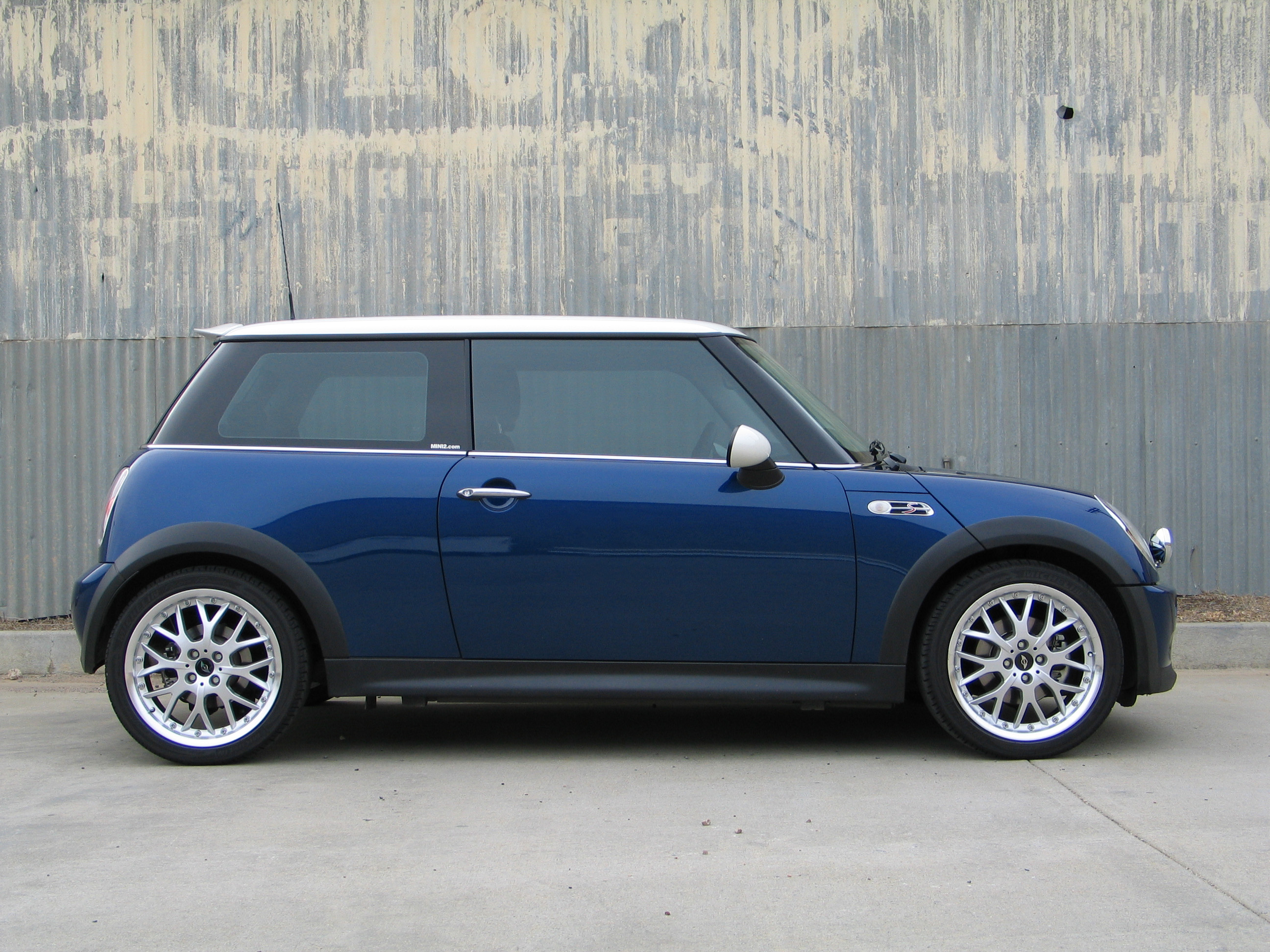 2004 MINI Cooper S-001