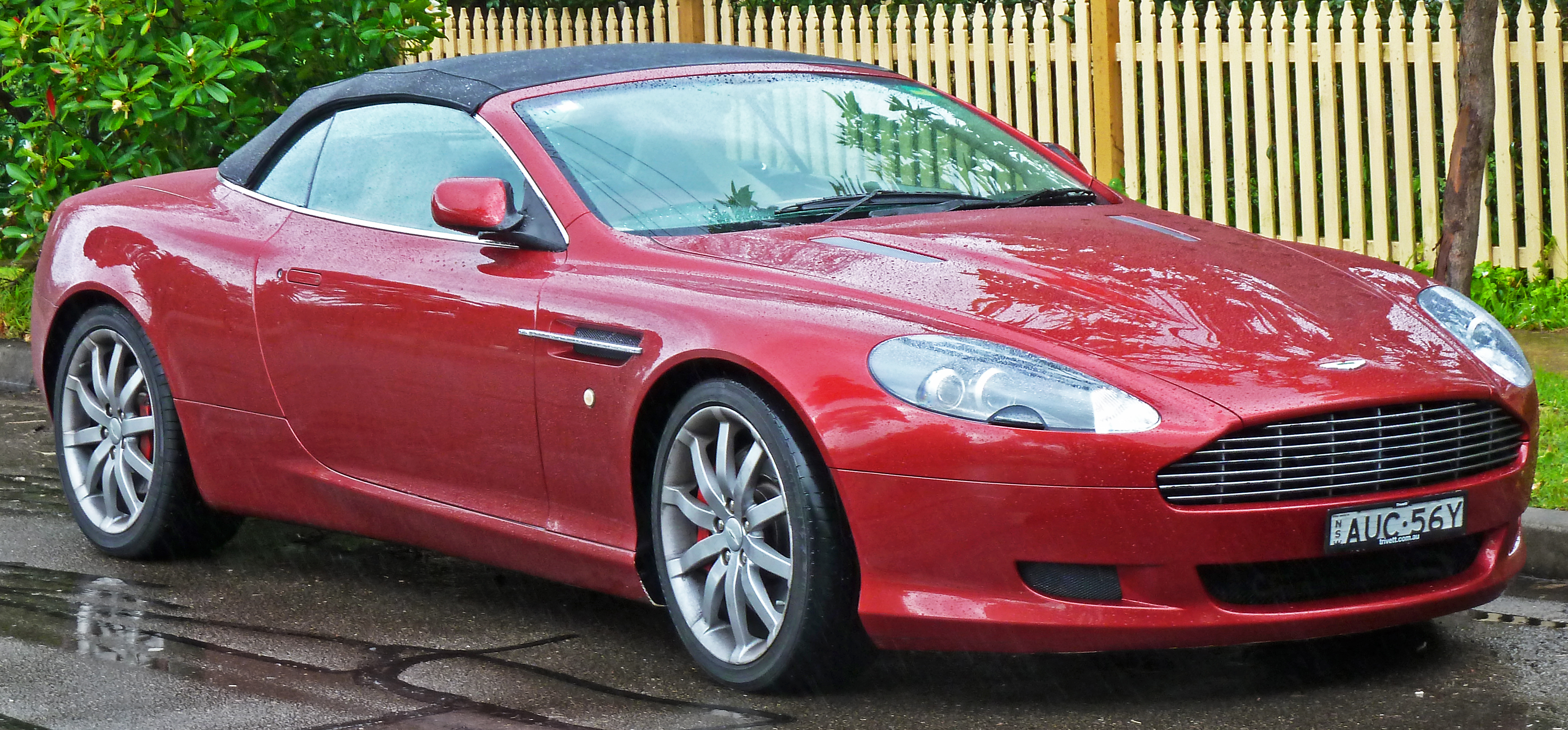 2005-2008 Aston Martin DB9 Volante convertible (2011-07-17) 01