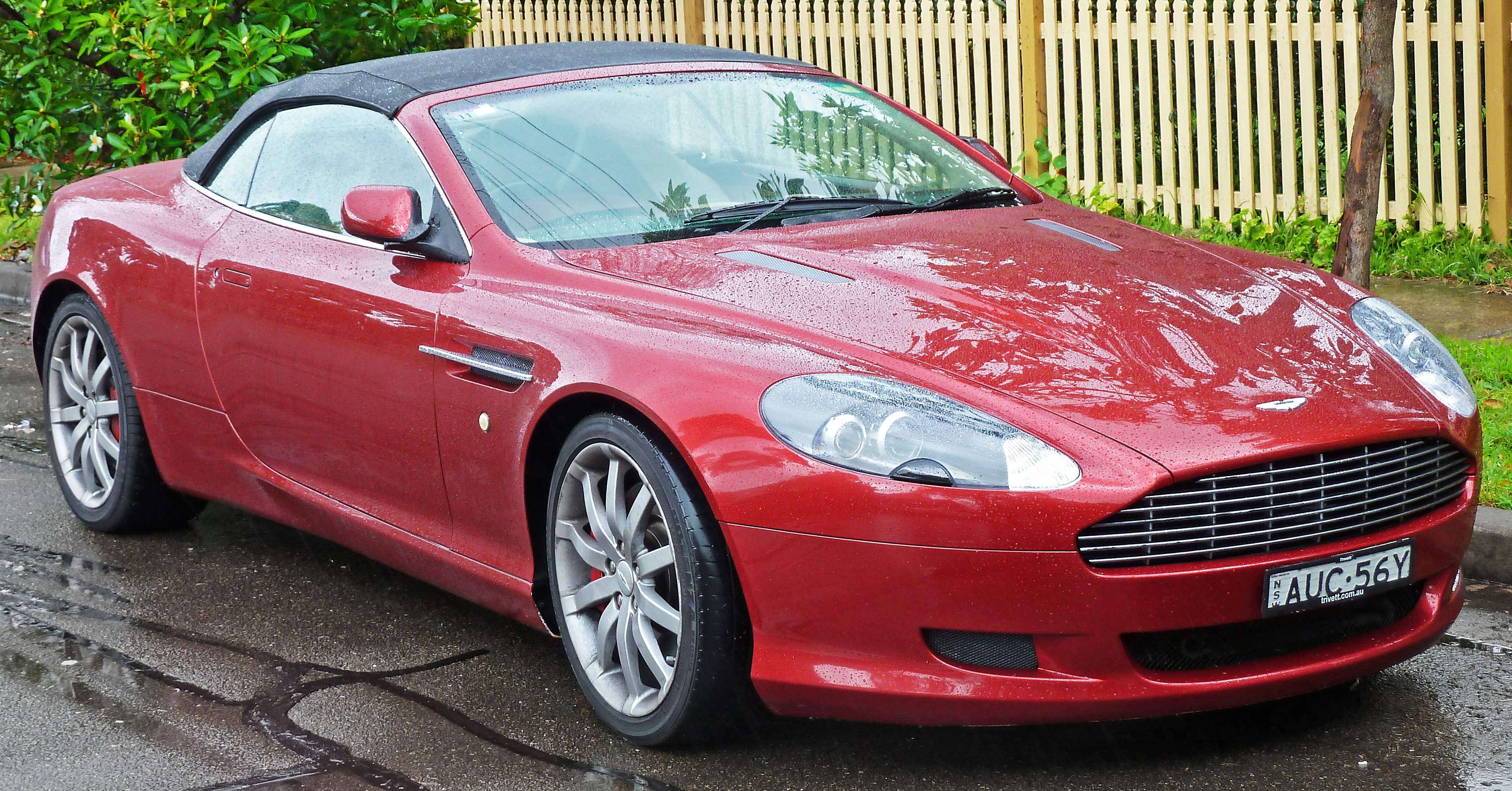2005-2008 Aston Martin DB9 Volante convertible (2011-07-17) 02