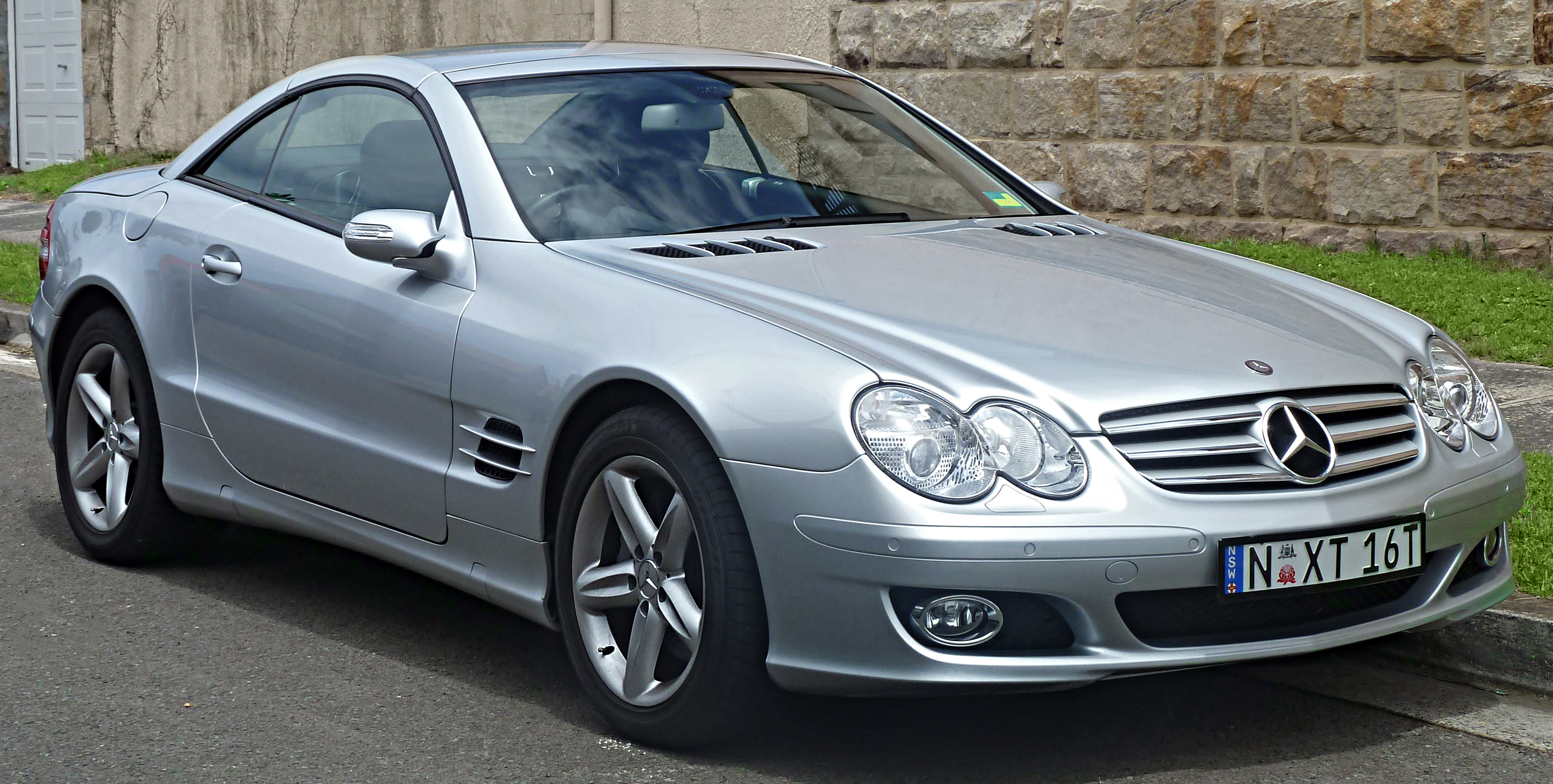 2006-2008 Mercedes-Benz SL 350 (R230) roadster (2011-01-12) 01