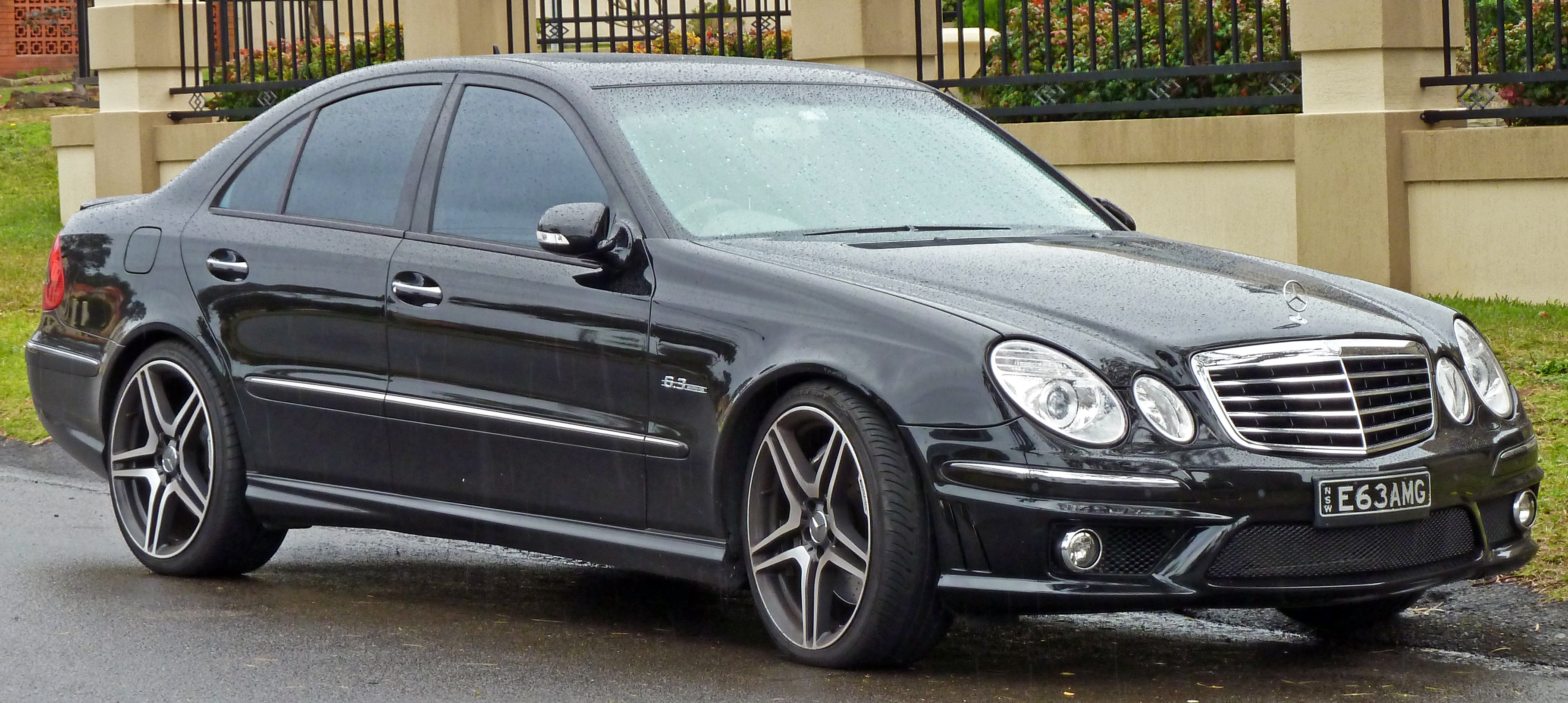 2006-2009 Mercedes-Benz E 63 AMG (W211) sedan 01
