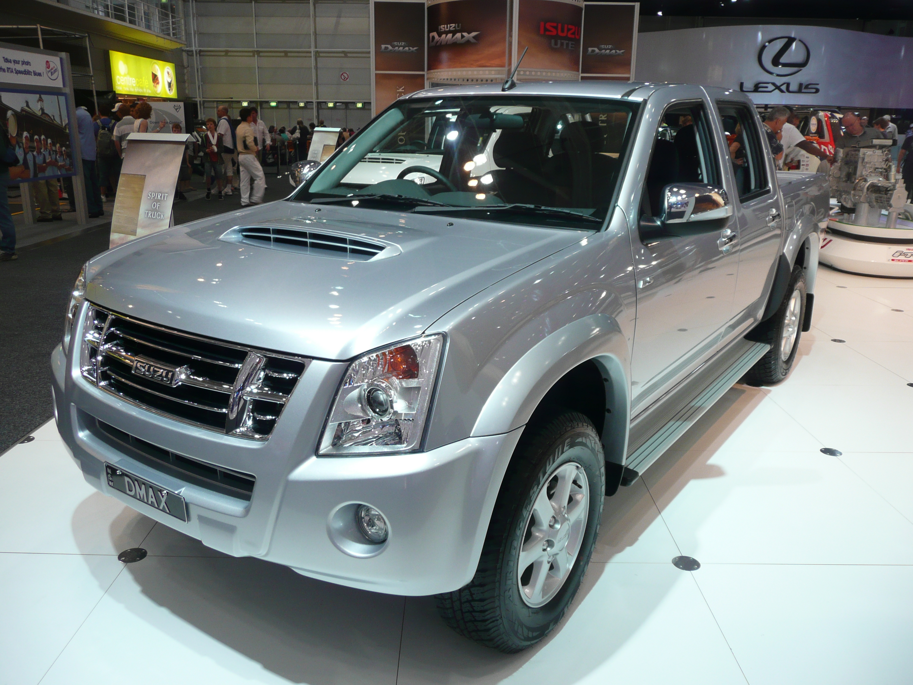 2008 Isuzu D-Max LS-U 4-door utility 01
