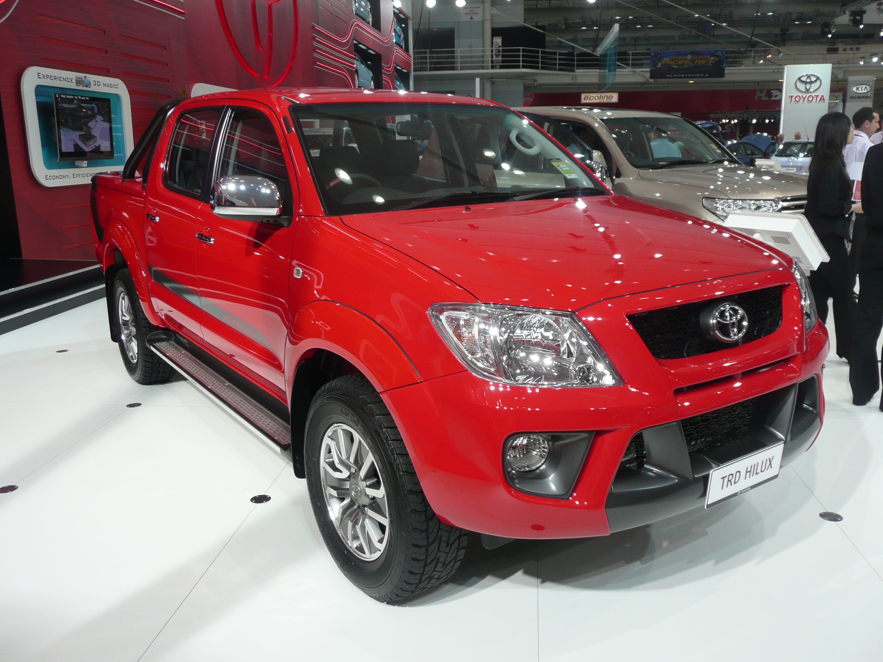 2008 TRD Hilux (GGN25R) 4000SL 4-door utility 01