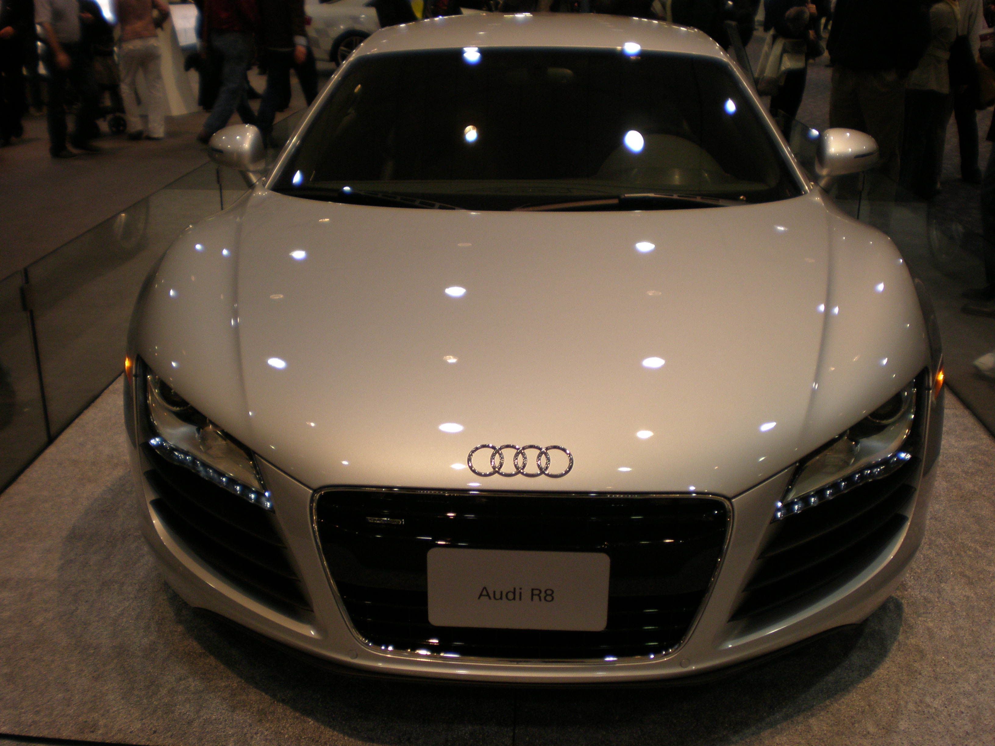 2009 silver Audi R8 front