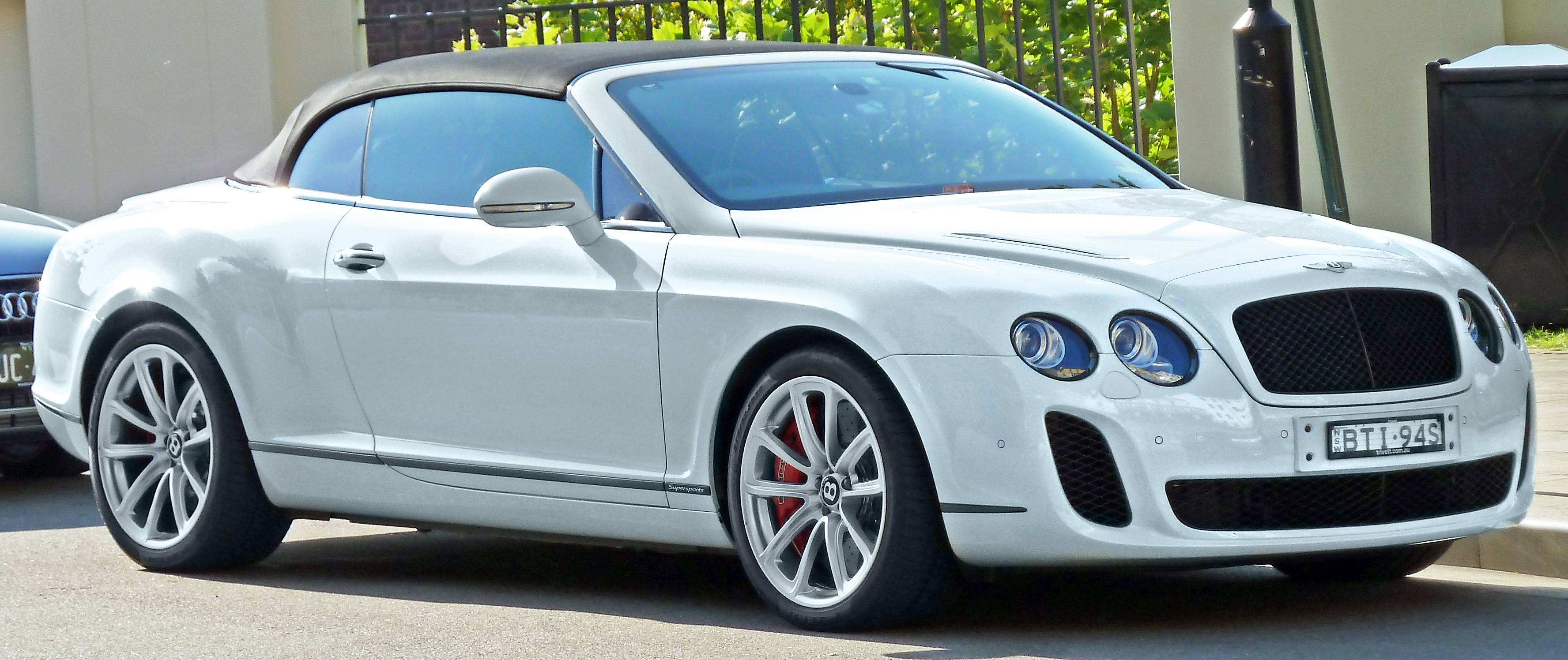 2010-2011 Bentley Continental (3W) Supersports convertible (2011-11-01) 01
