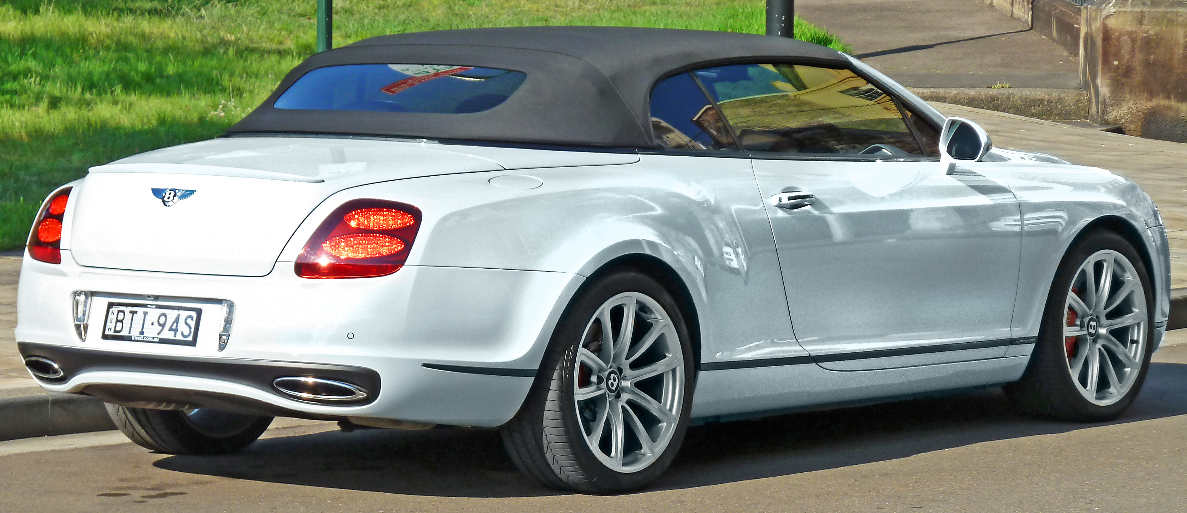 2010-2011 Bentley Continental (3W) Supersports convertible (2011-11-01) 02