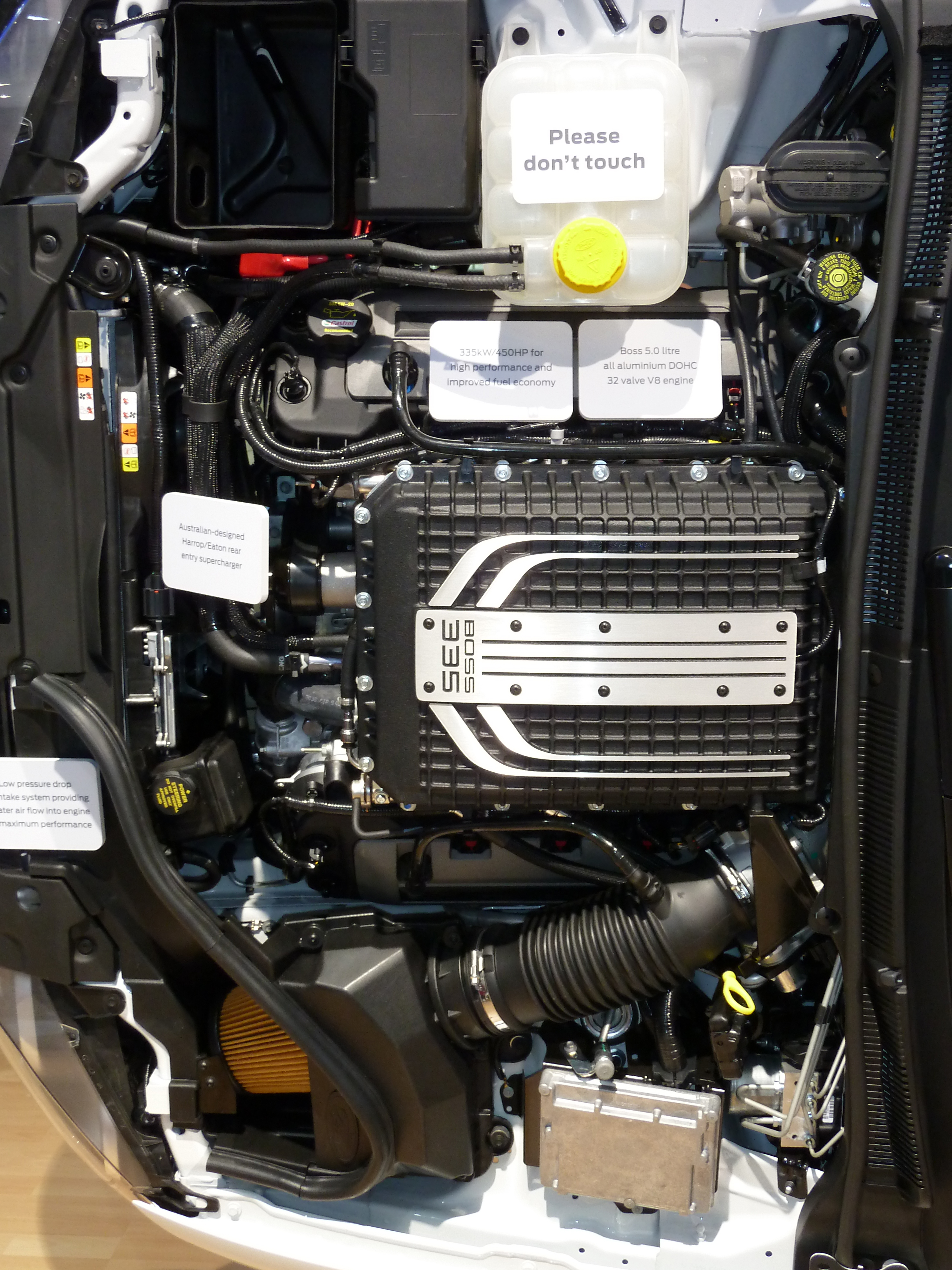 2010 FPV GT (FG) Boss 335 sedan (2010-10-16) 01