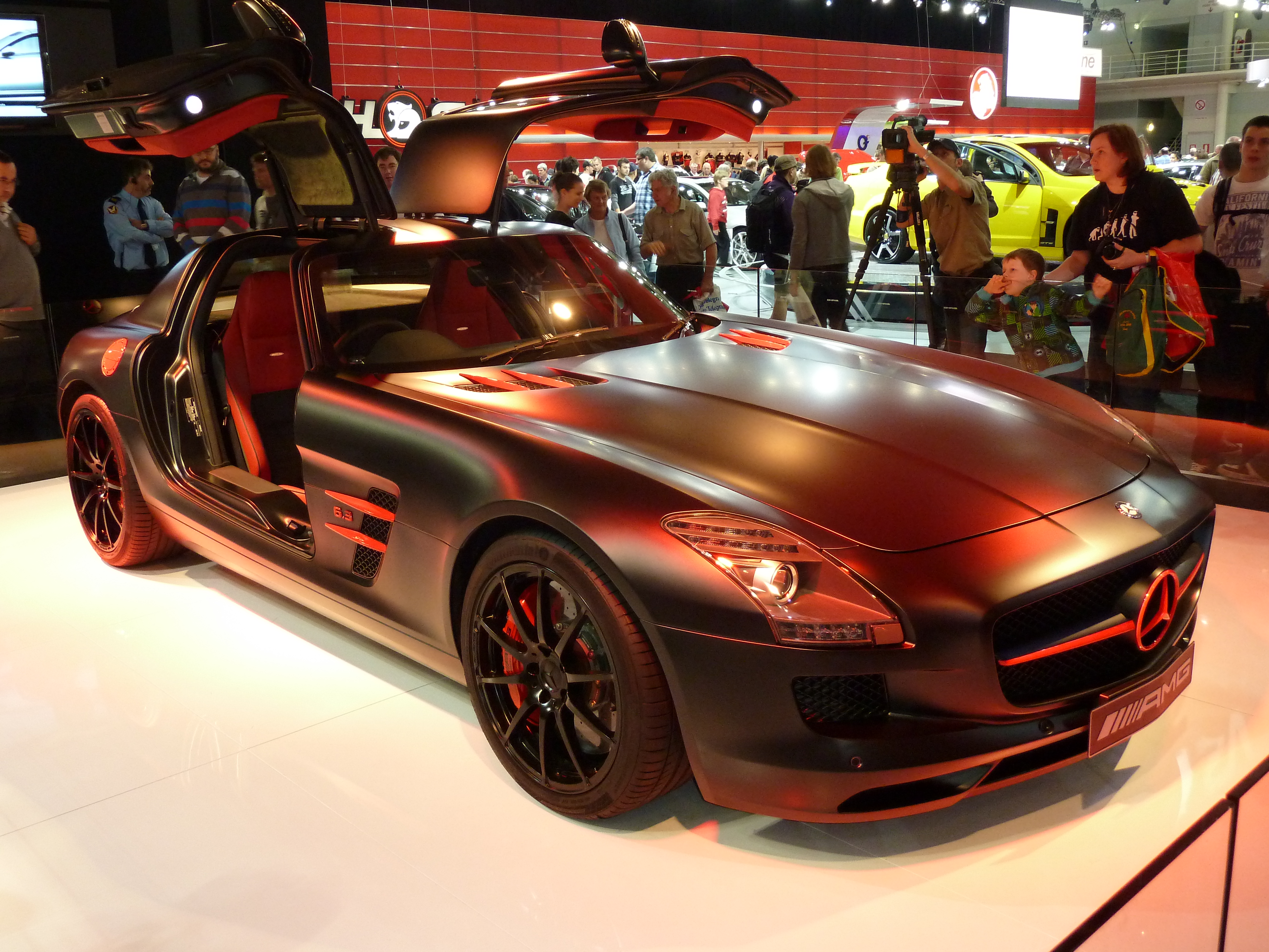 2010 Mercedes-Benz SLS AMG (C197) Blackbird coupe (2010-10-16) 02