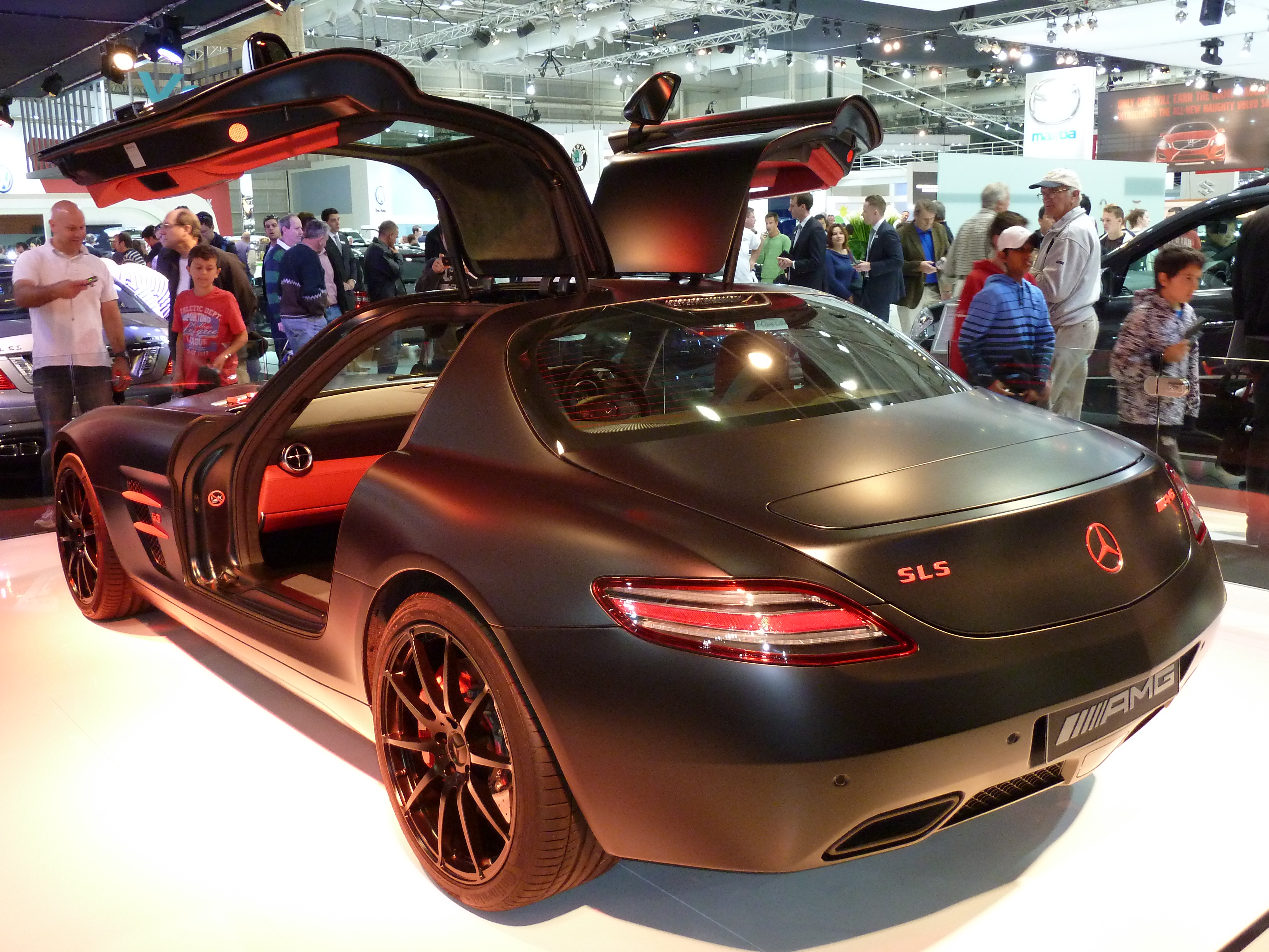 2010 Mercedes-Benz SLS AMG (C197) Blackbird coupe (2010-10-16) 04