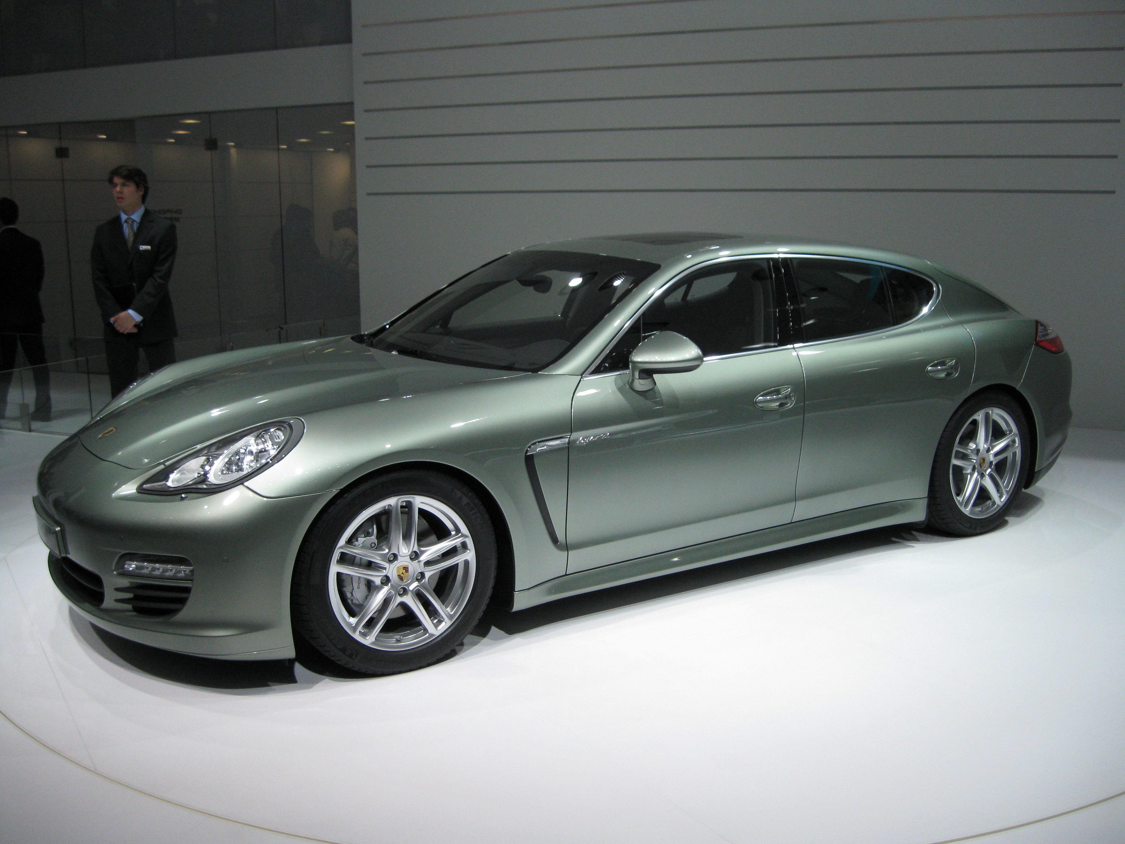 2011-03-04 Autosalon Genf 1216