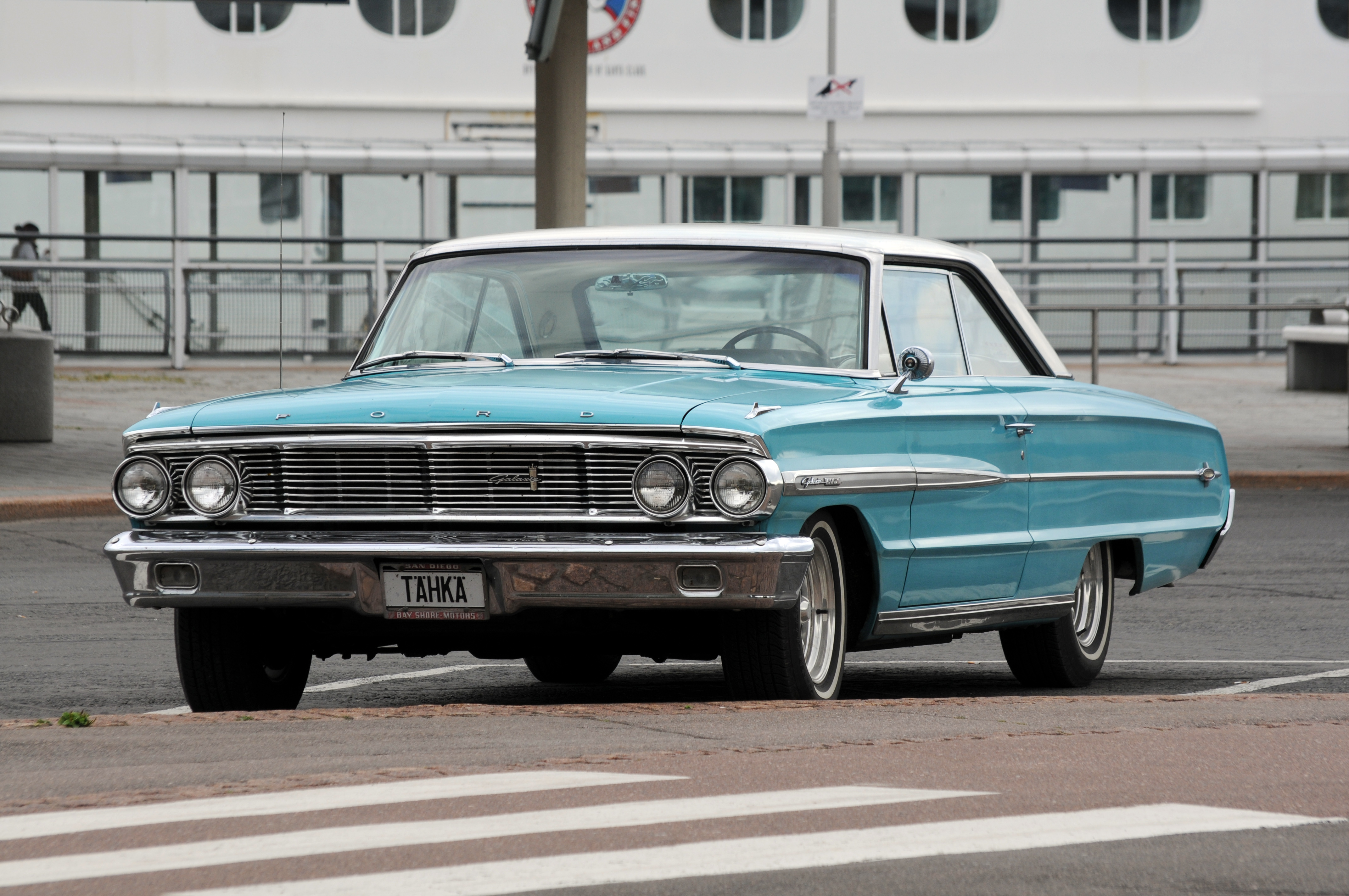 2011-07-31-ford-galaxie-by-RalfR-06