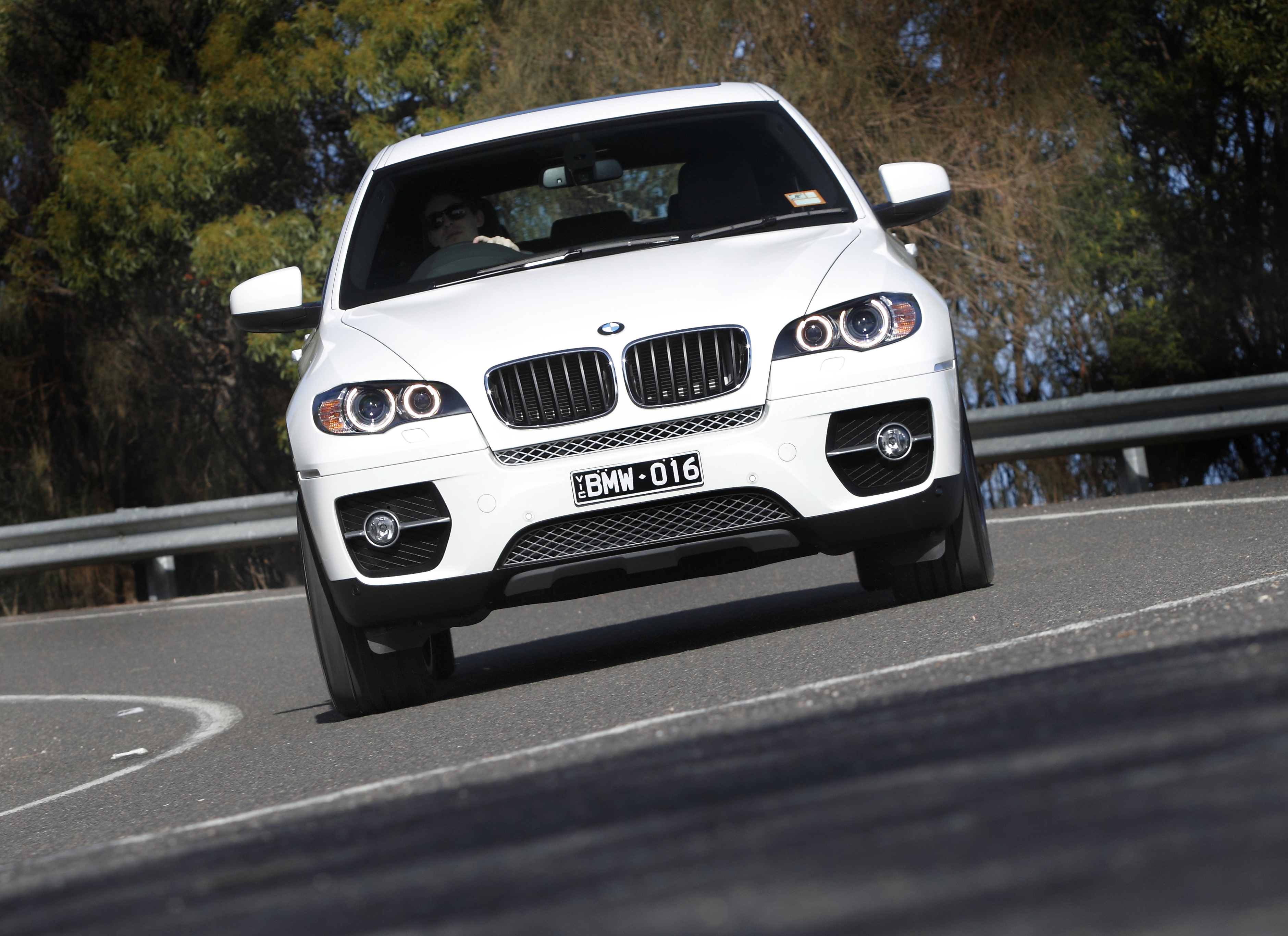 2011 BMW X6 (E71) xDrive30d wagon (2011-12-08) 02
