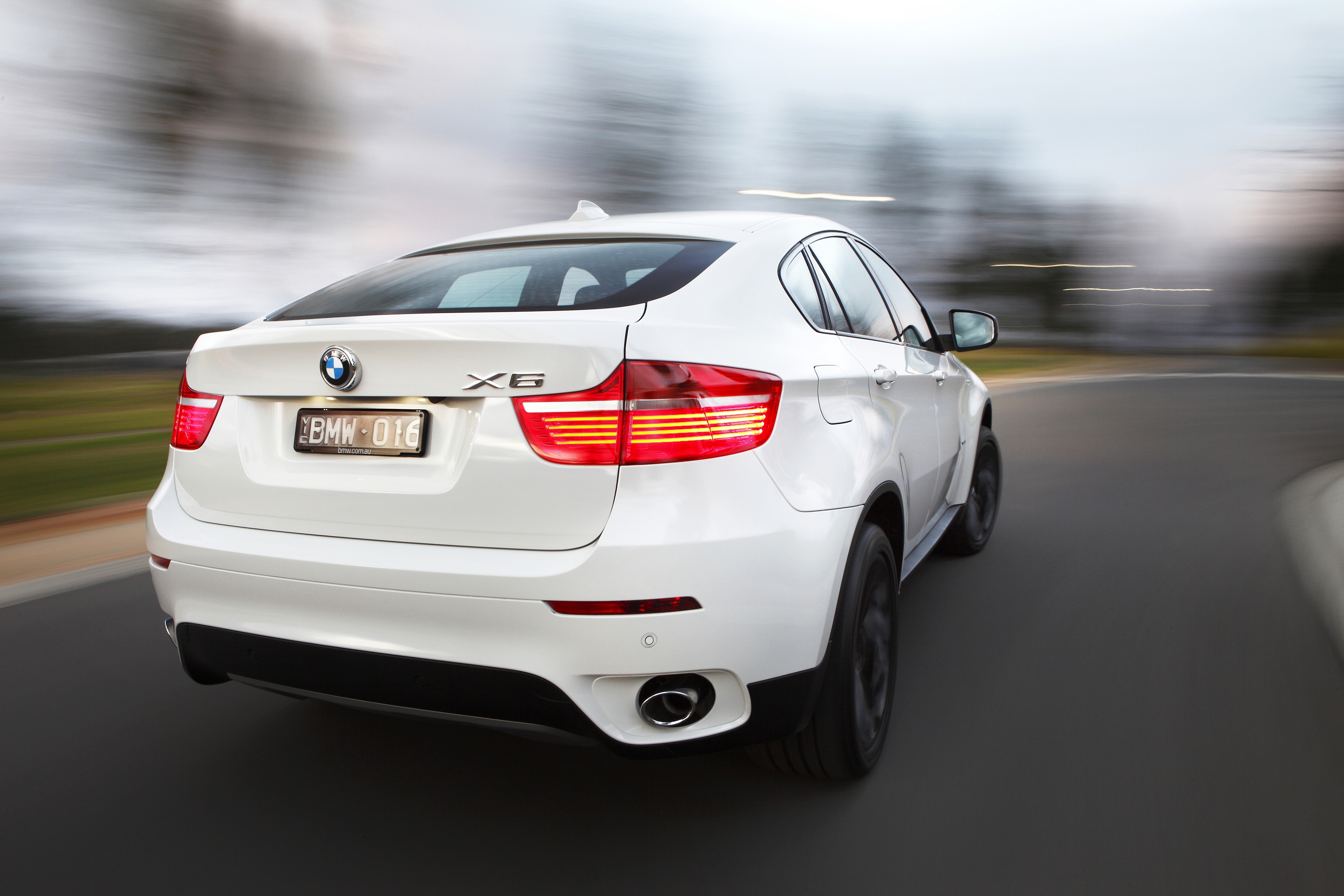 2011 BMW X6 (E71) xDrive30d wagon (2011-12-08) 03