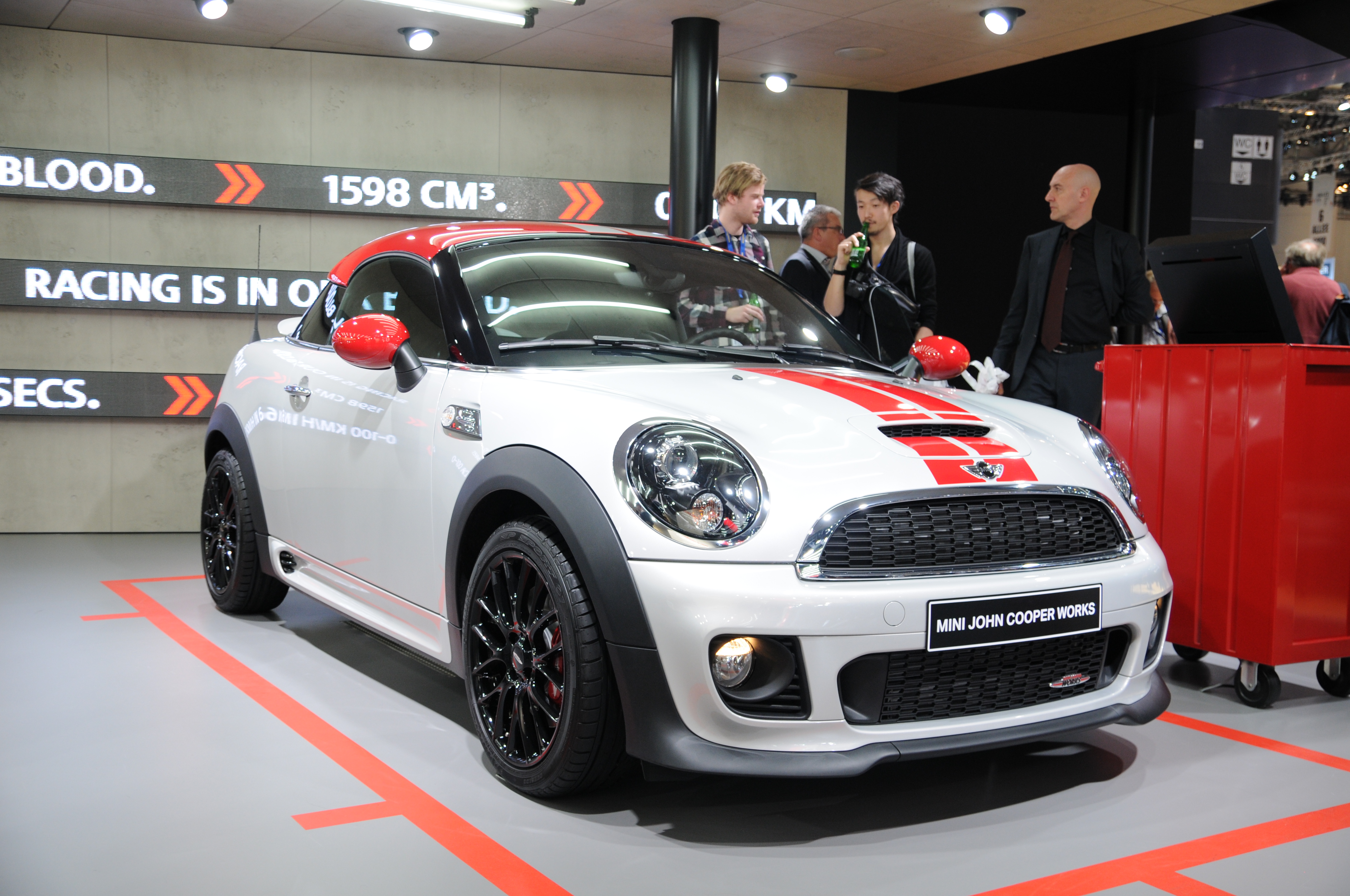 2012-03-07 Motorshow Geneva 4399