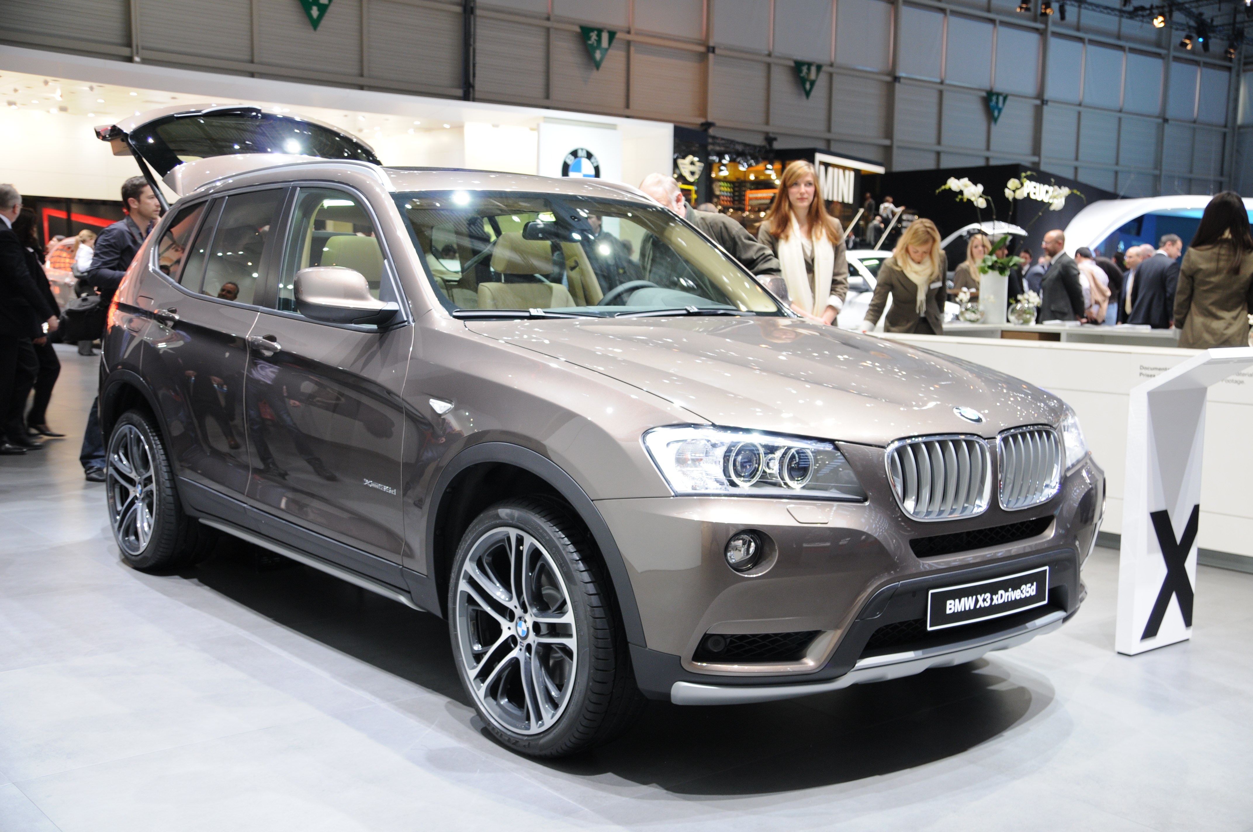 2012-03-07 Motorshow Geneva 4437