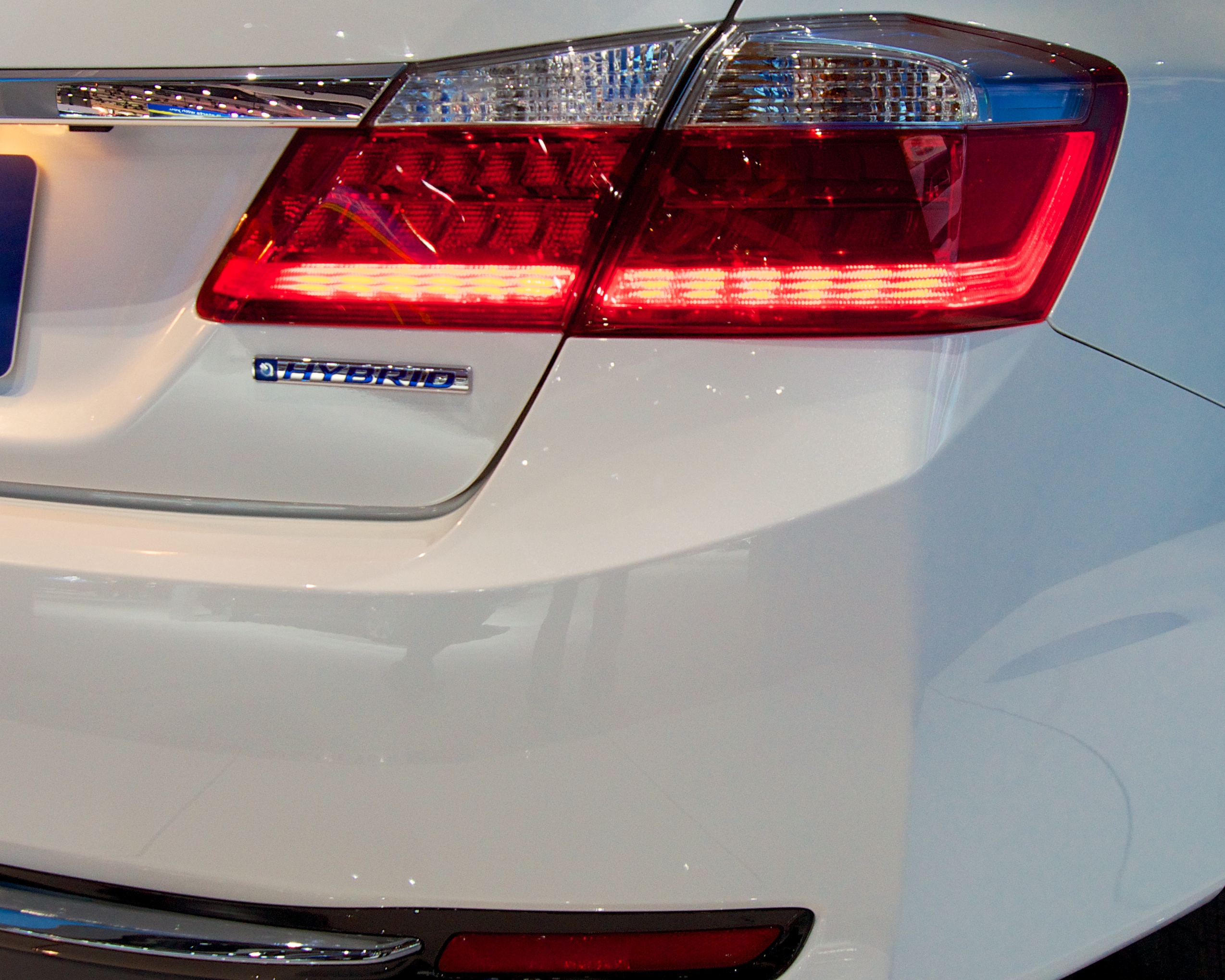 2014 Honda Accord Hybrid badge