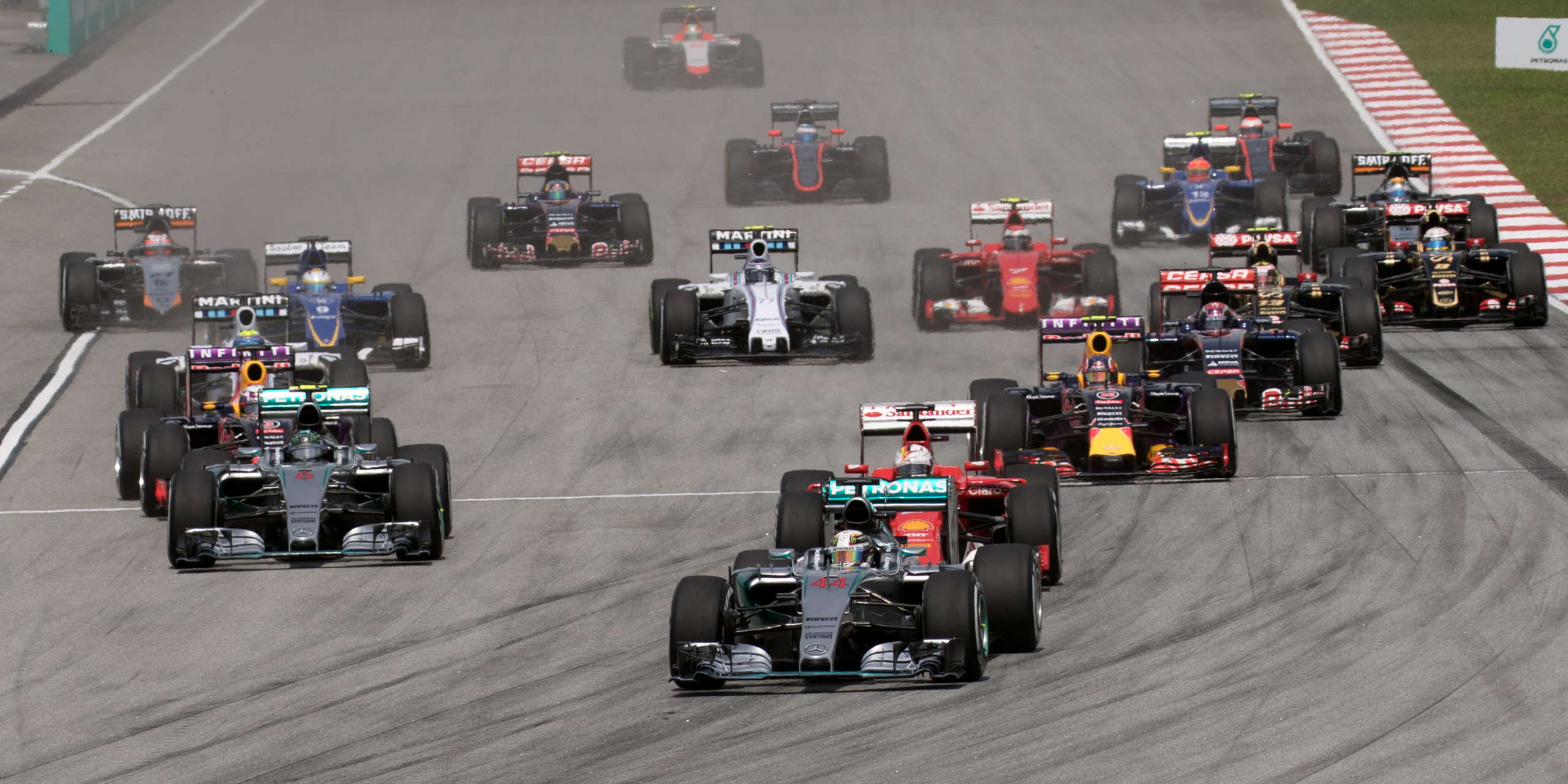 2015 Malaysian GP opening lap