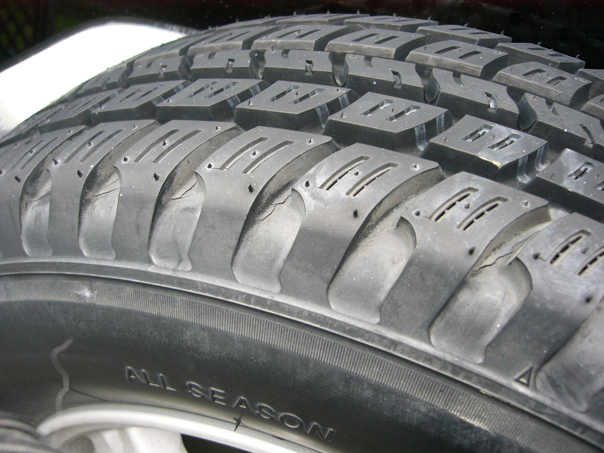All Season tire tread and code