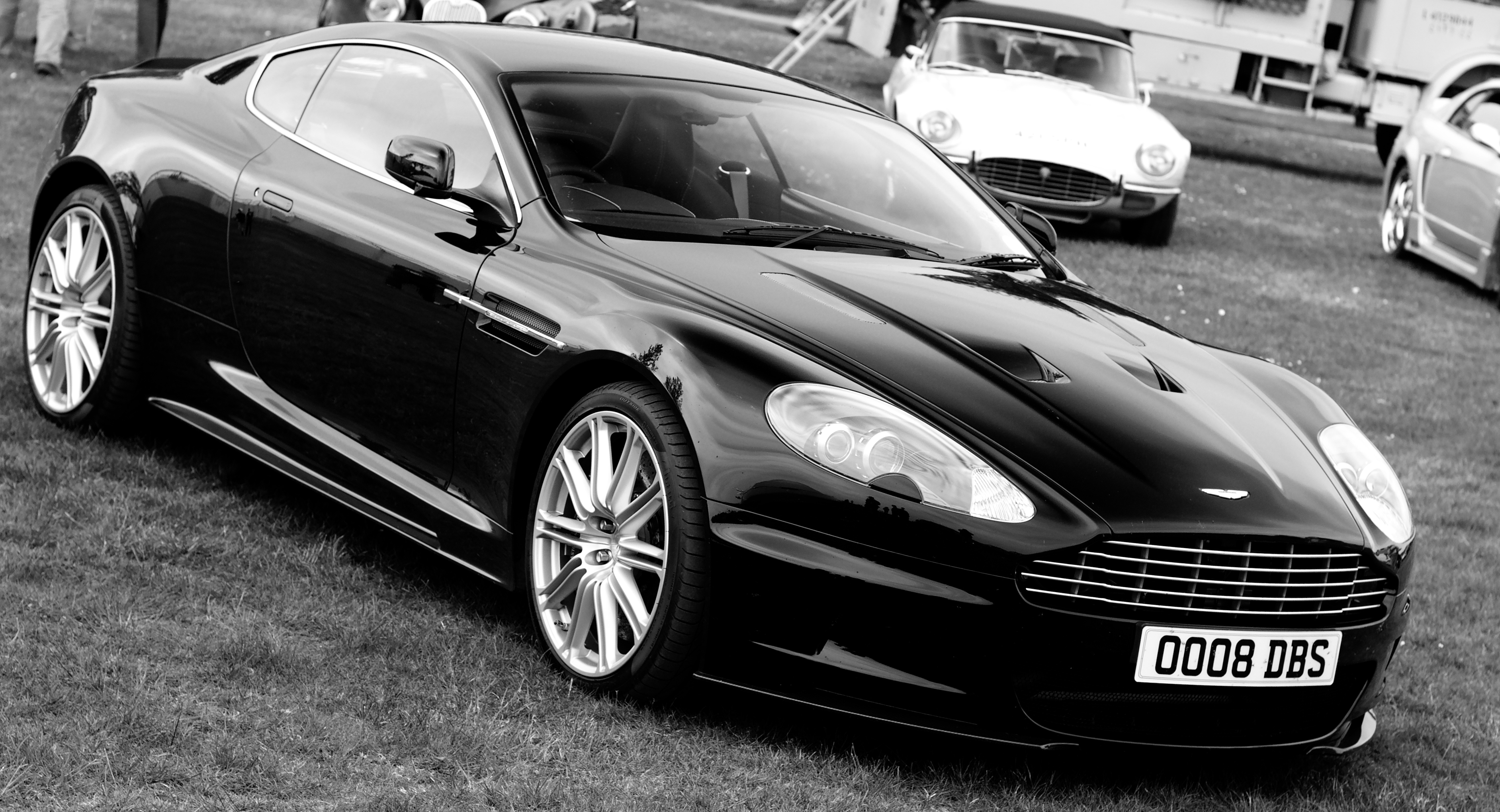 Aston Martin DBS V12 coupé (front left) b-w